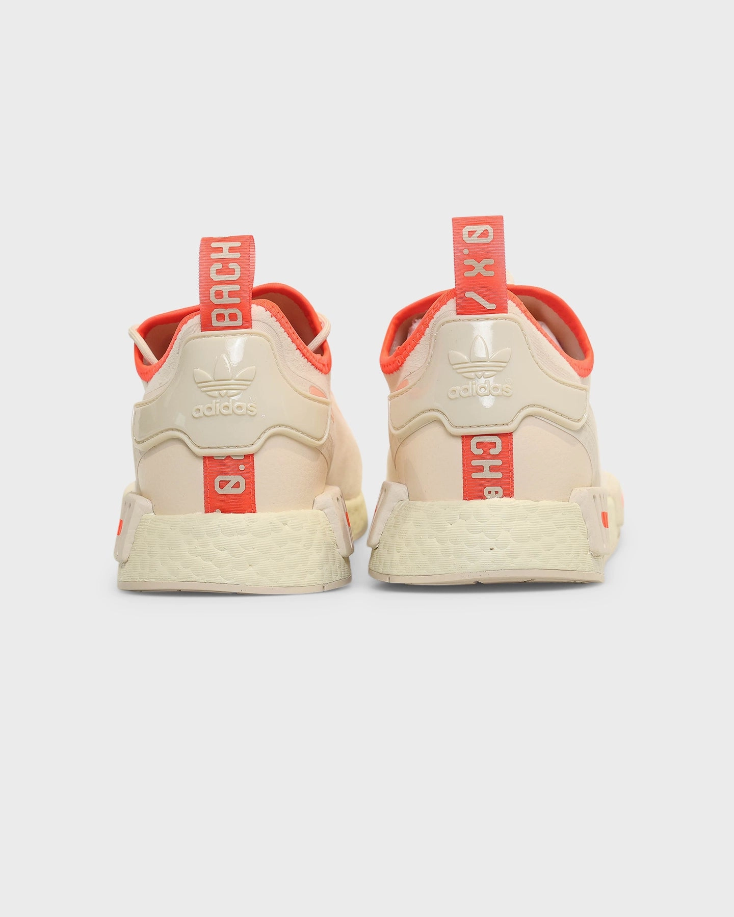 Designer comfort Adidas NMD_R1 Spectoo Halo Ivory / Lush Red / Cream White
