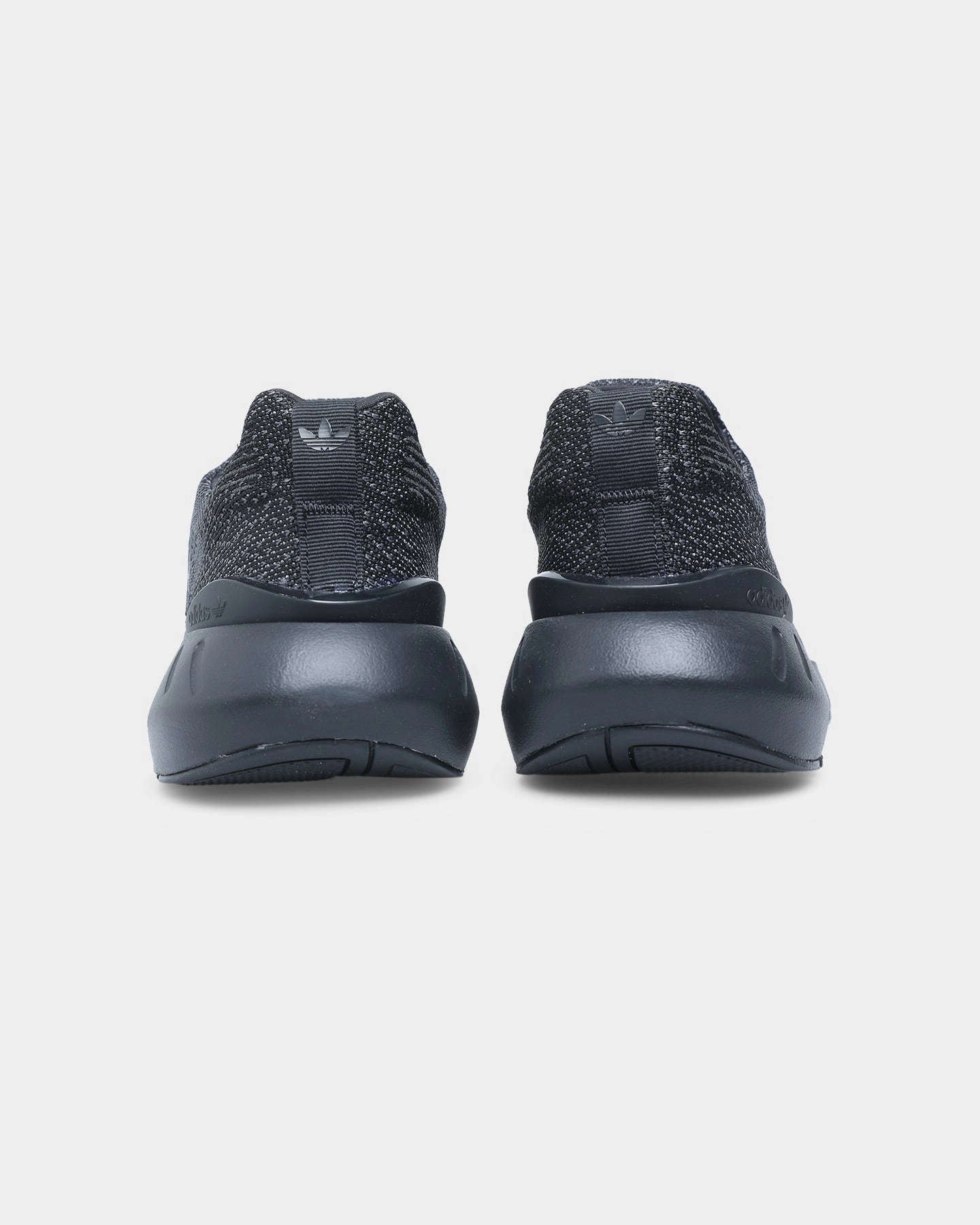 Adidas Swift Run 22 Core Black / Core Black / Grey Five stylish men Adaptive piece