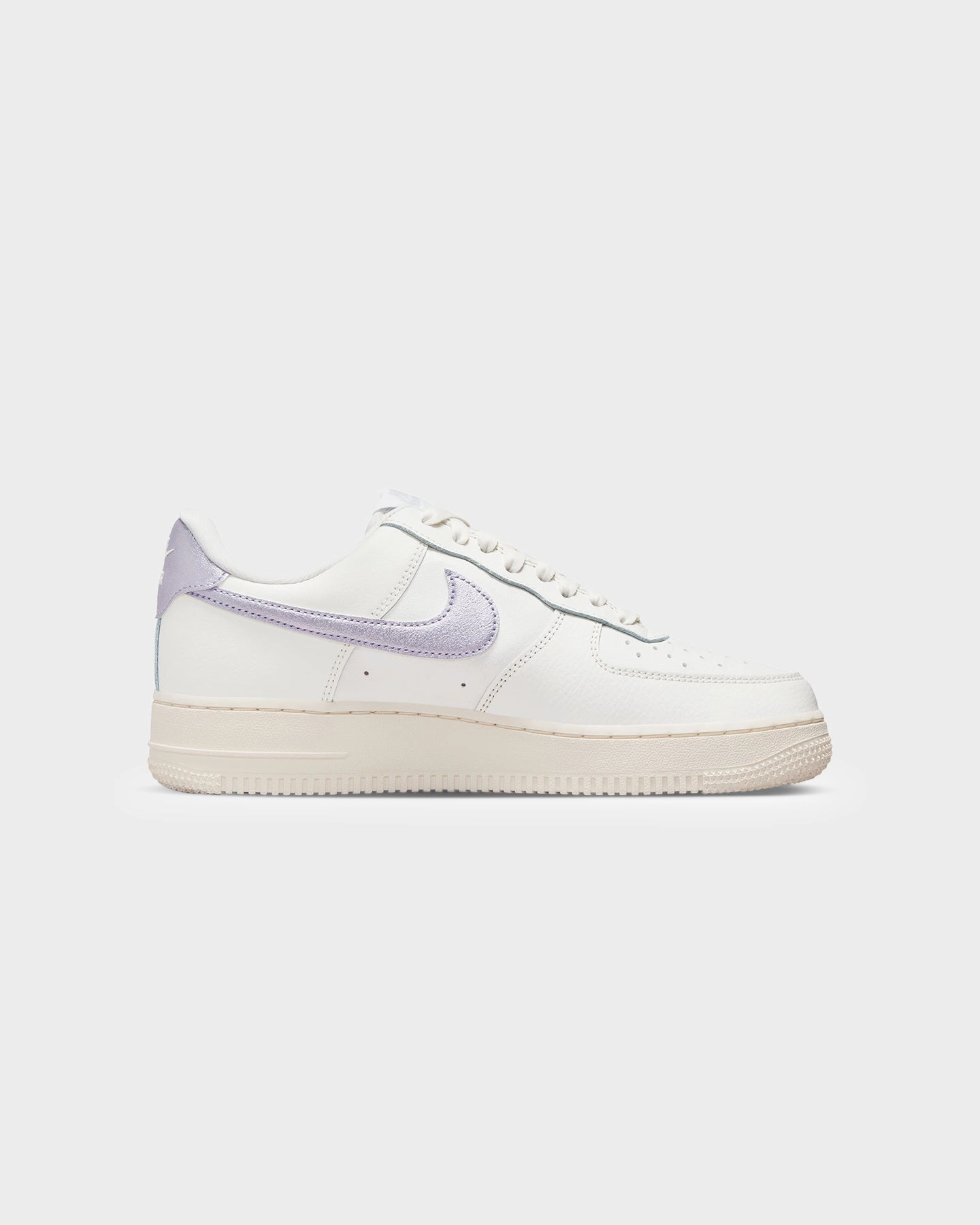 Nike Women's Air Force 1 '07 Essentials Sail/Oxygen Purple measurement Slip On Convenience