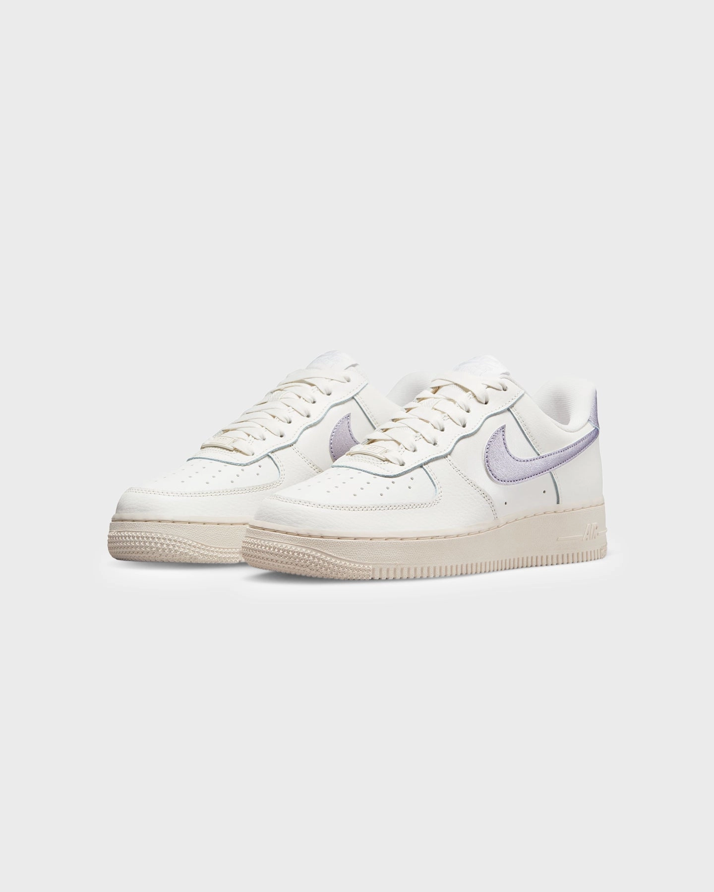 Impact Diffusion Technology Nike Women's Air Force 1 '07 Essentials Sail/Oxygen Purple