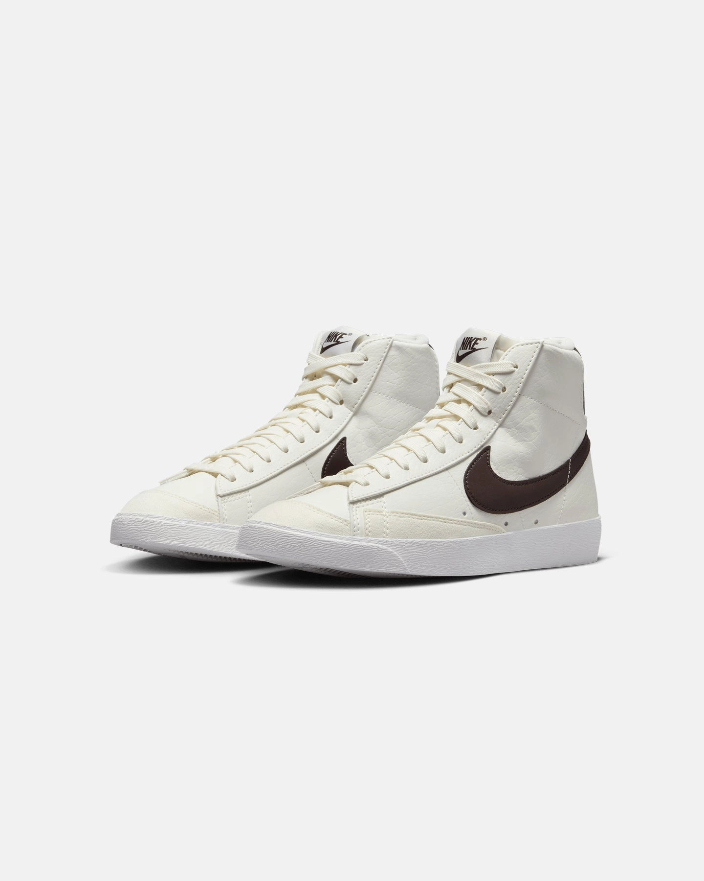 most difficult dancers - specific features Nike Women's Blazer Mid '77 Sail/Baroque Brown