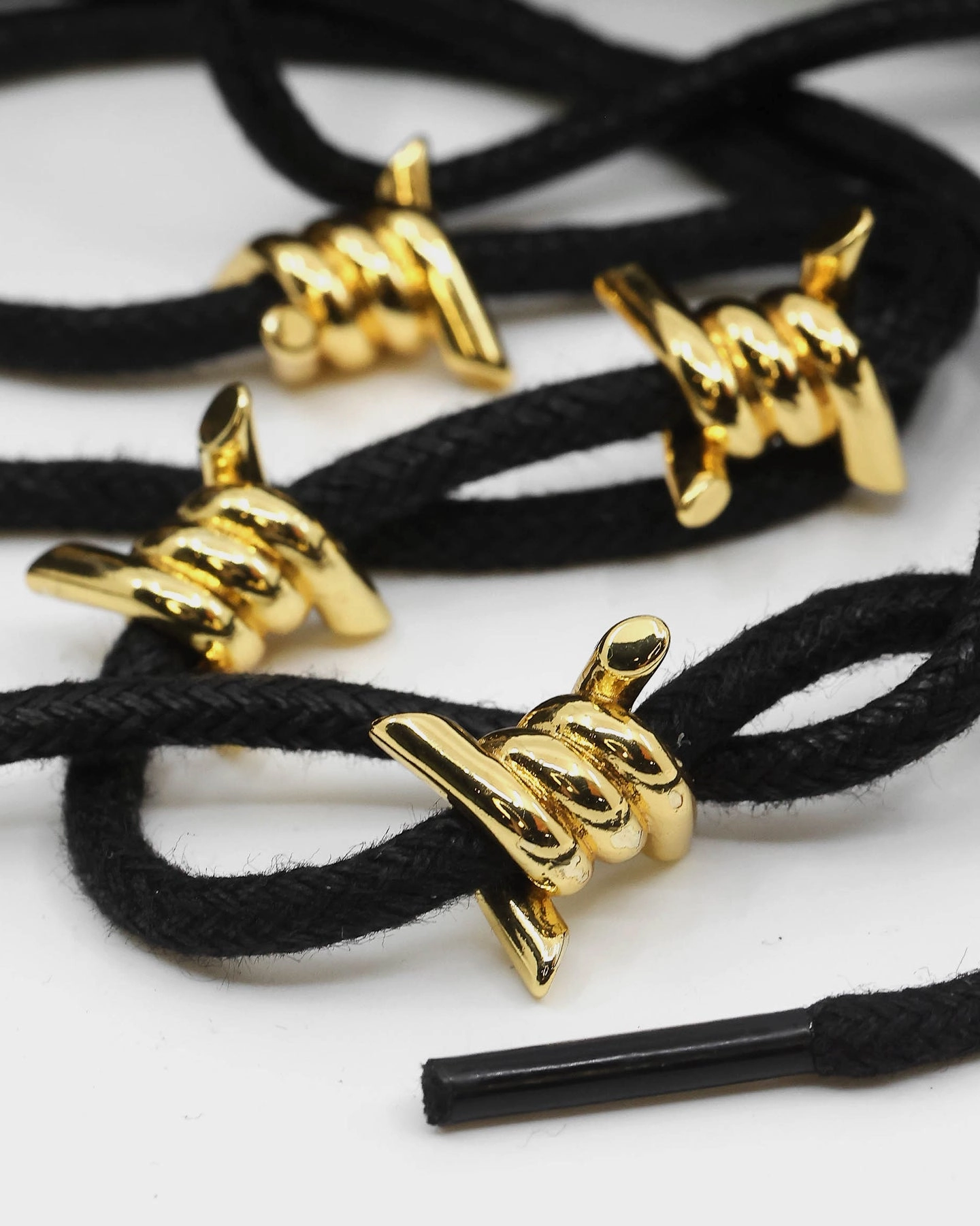 Everyday Touch Raising Hell Women's Barbed Wire Shoe Charm 4 Pack Set Gold