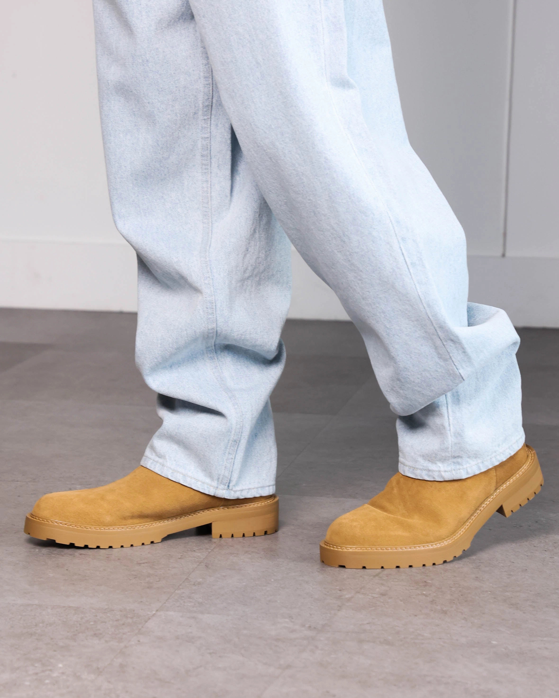 Vaporize Moisture Control Saint Morta Chunky Chelsea Boot Camel