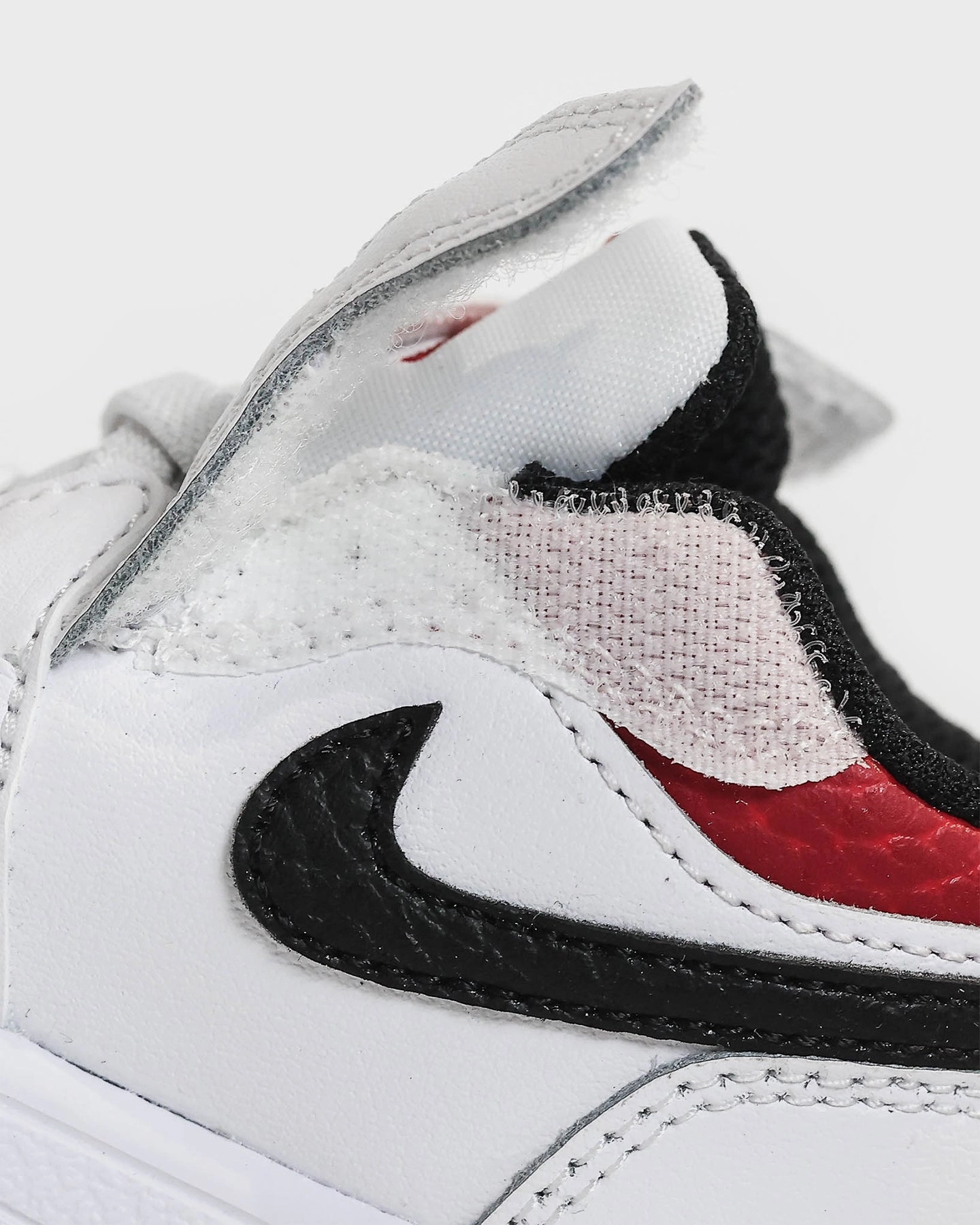 Motion Control Arch Jordan Toddler Jordan 1 Low ALT (TD) White/Gym Red/Black