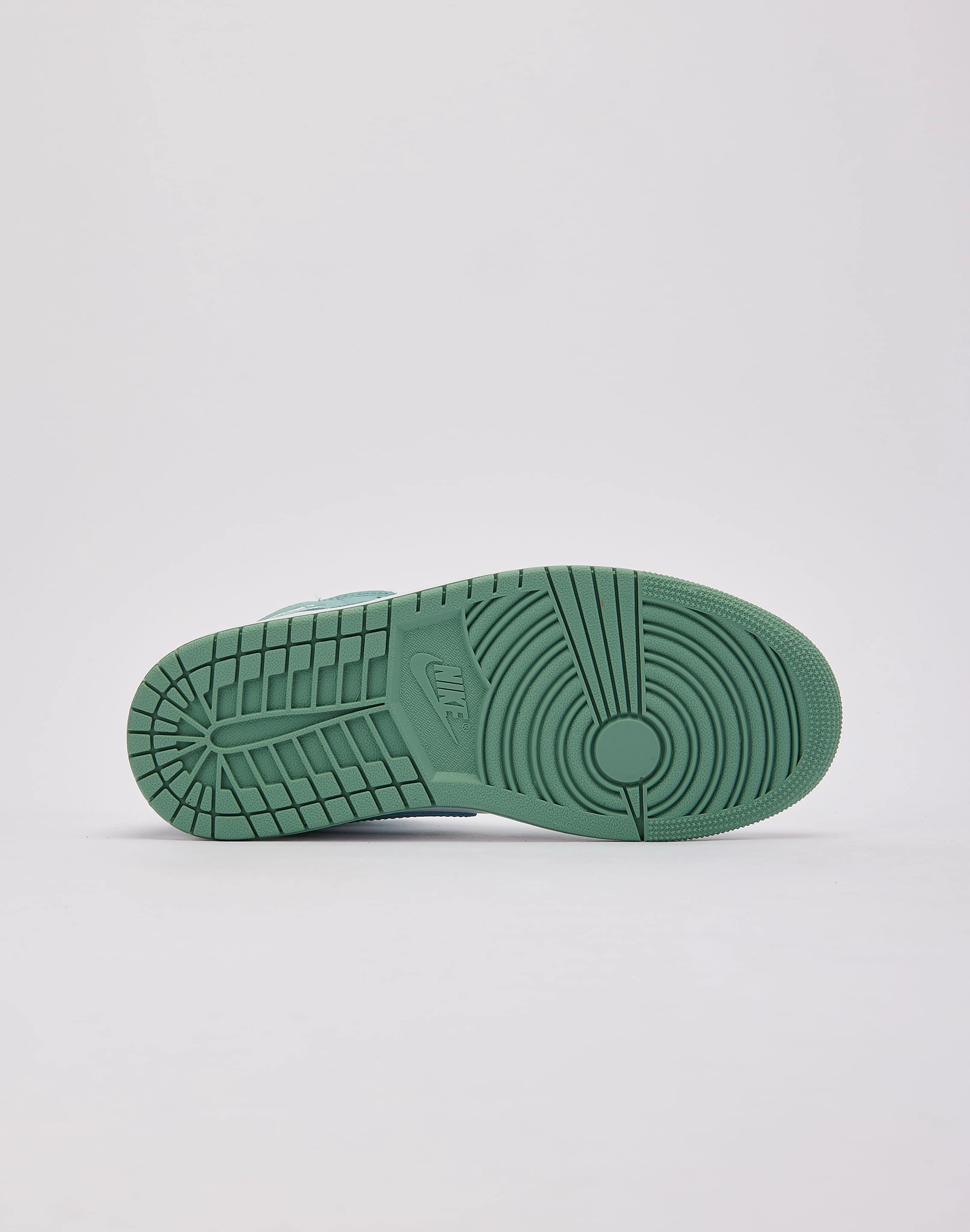 Thermoregulating Insulation Subtle Tread Jordan Air Jordan 1 Mid