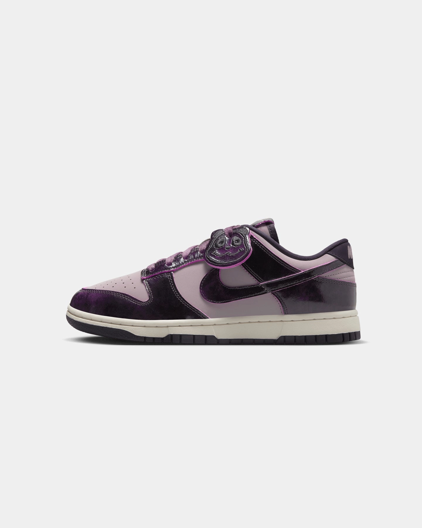 Nike Women's Dunk Low "Panda Universe Pack" Lt Violet Ore/Lt Magenta/Sail driest Anti Odor Treatment