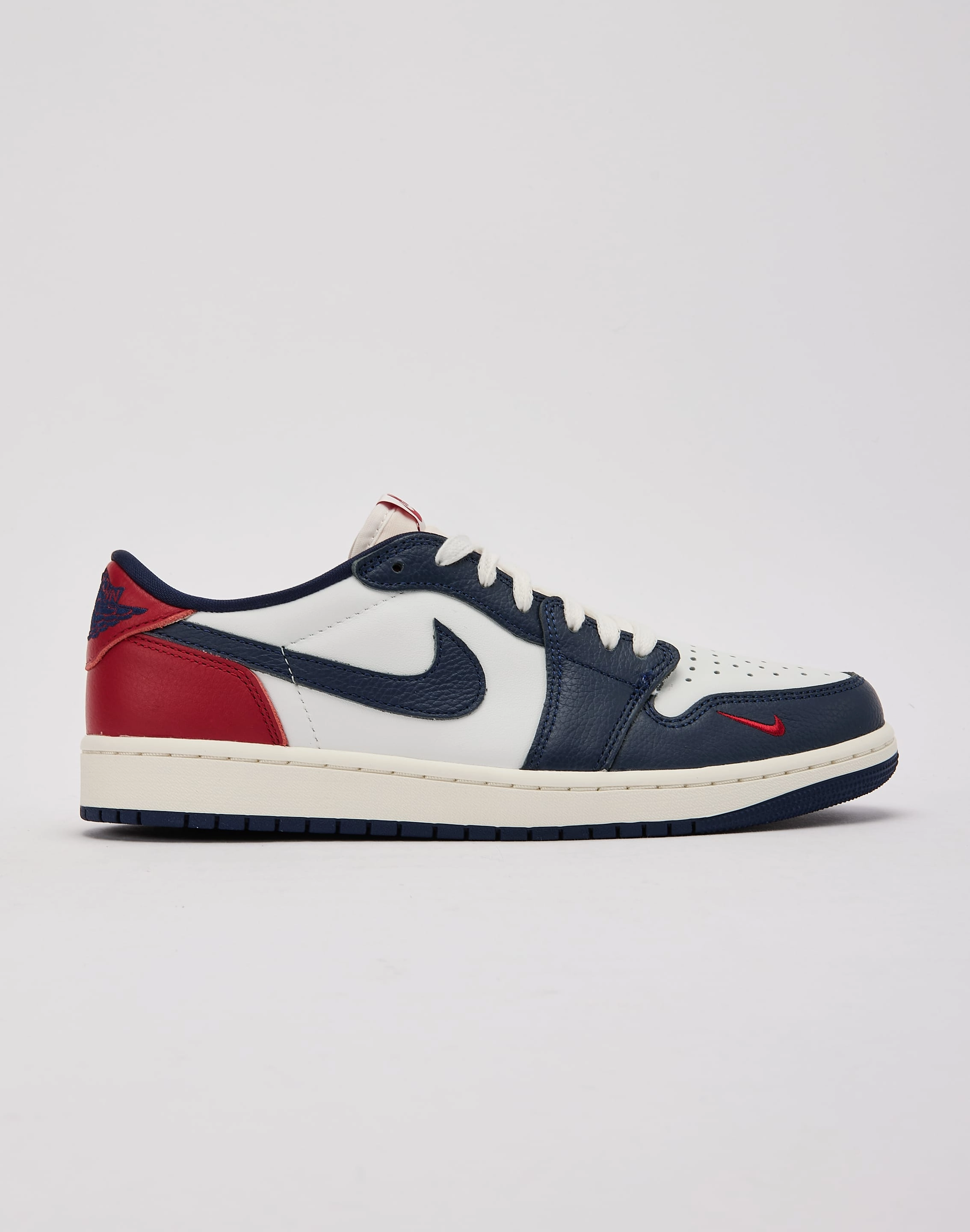 Jordan Air Jordan 1 Retro Low OG 'Howard University' Weekend Walk Flex Walk