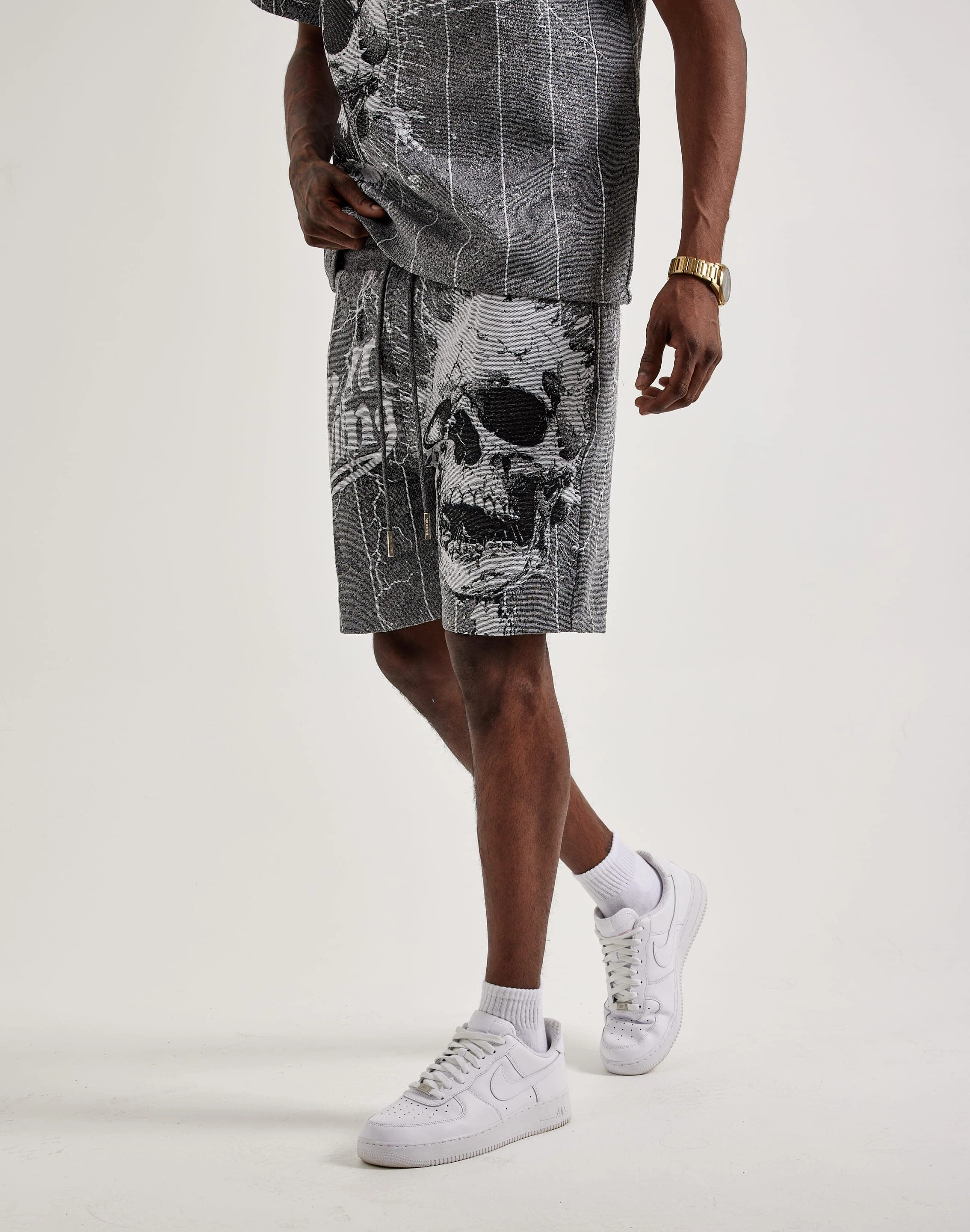 Sleek cushioning Durable Treads Majestik Keep It Moving Tapestry Shorts