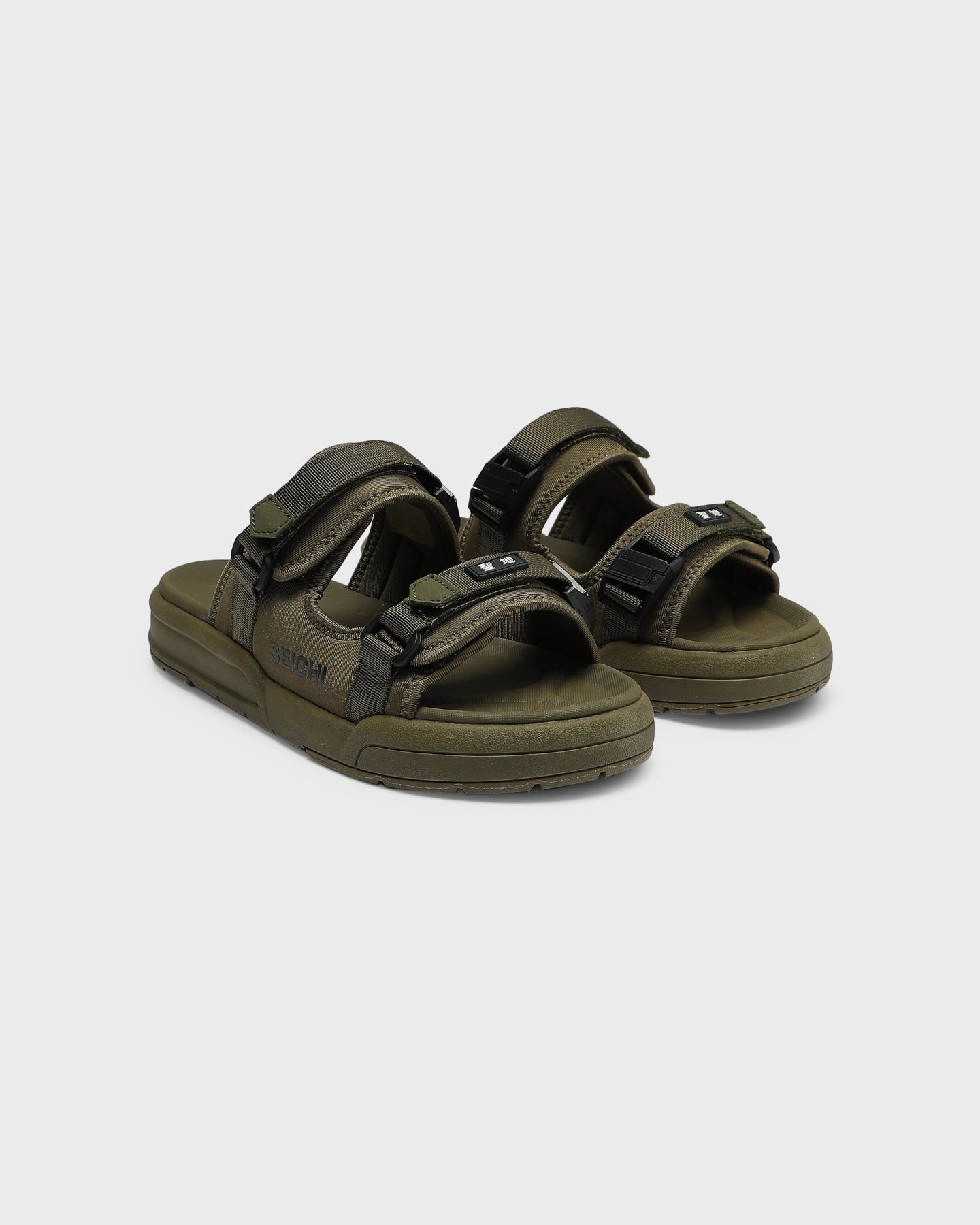 SEICHI Sandoru Ni Army Green Fashion-forward flexibility