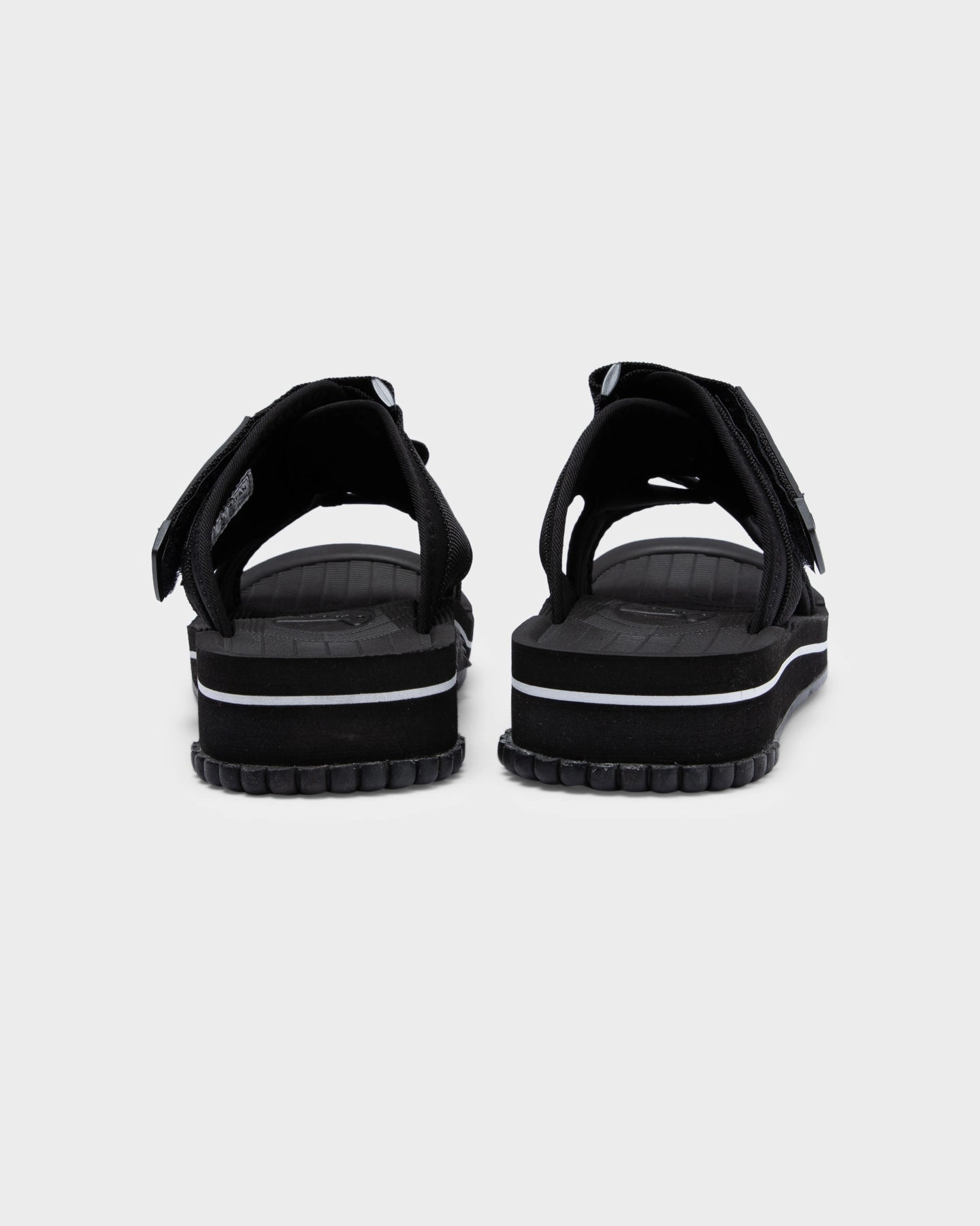 yoga enthusiasts PYRA Men's PYRA? x Shaka Chill Out Sandal Black