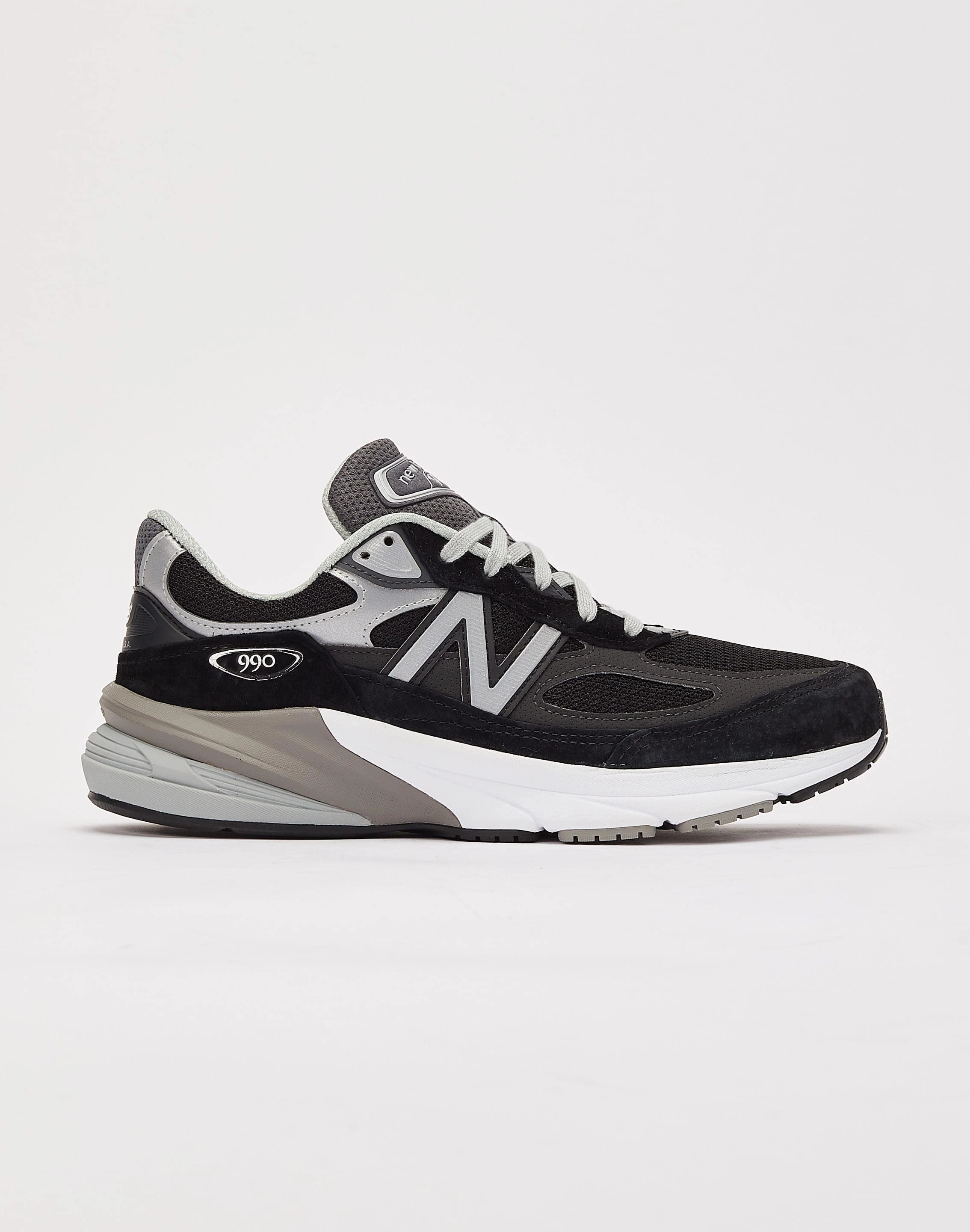 New Balance 990v6 Retro-inspired silhouette Trail Support