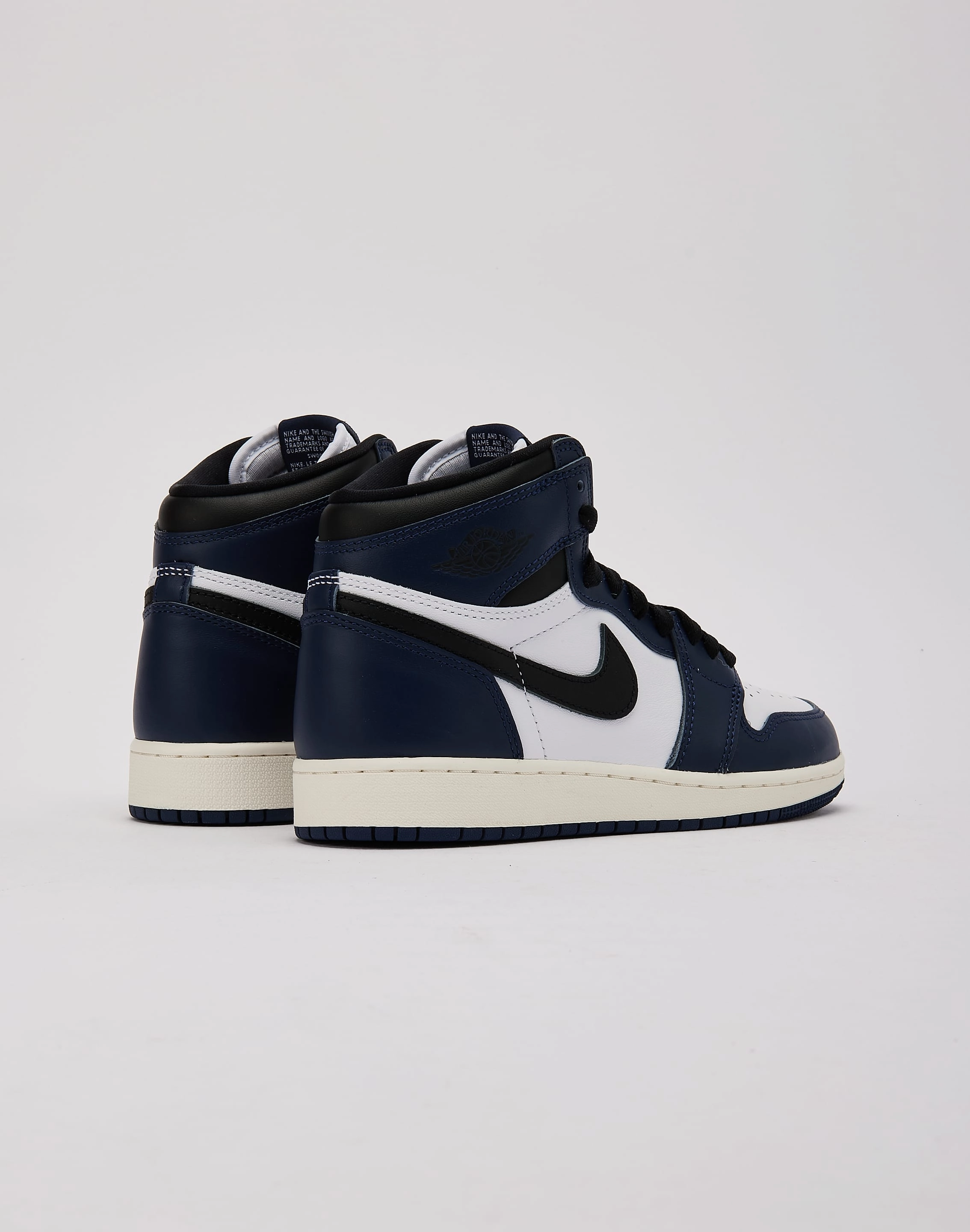 Jordan Air Jordan 1 Retro High OG 'Midnight Navy' Grade-School Casual Design