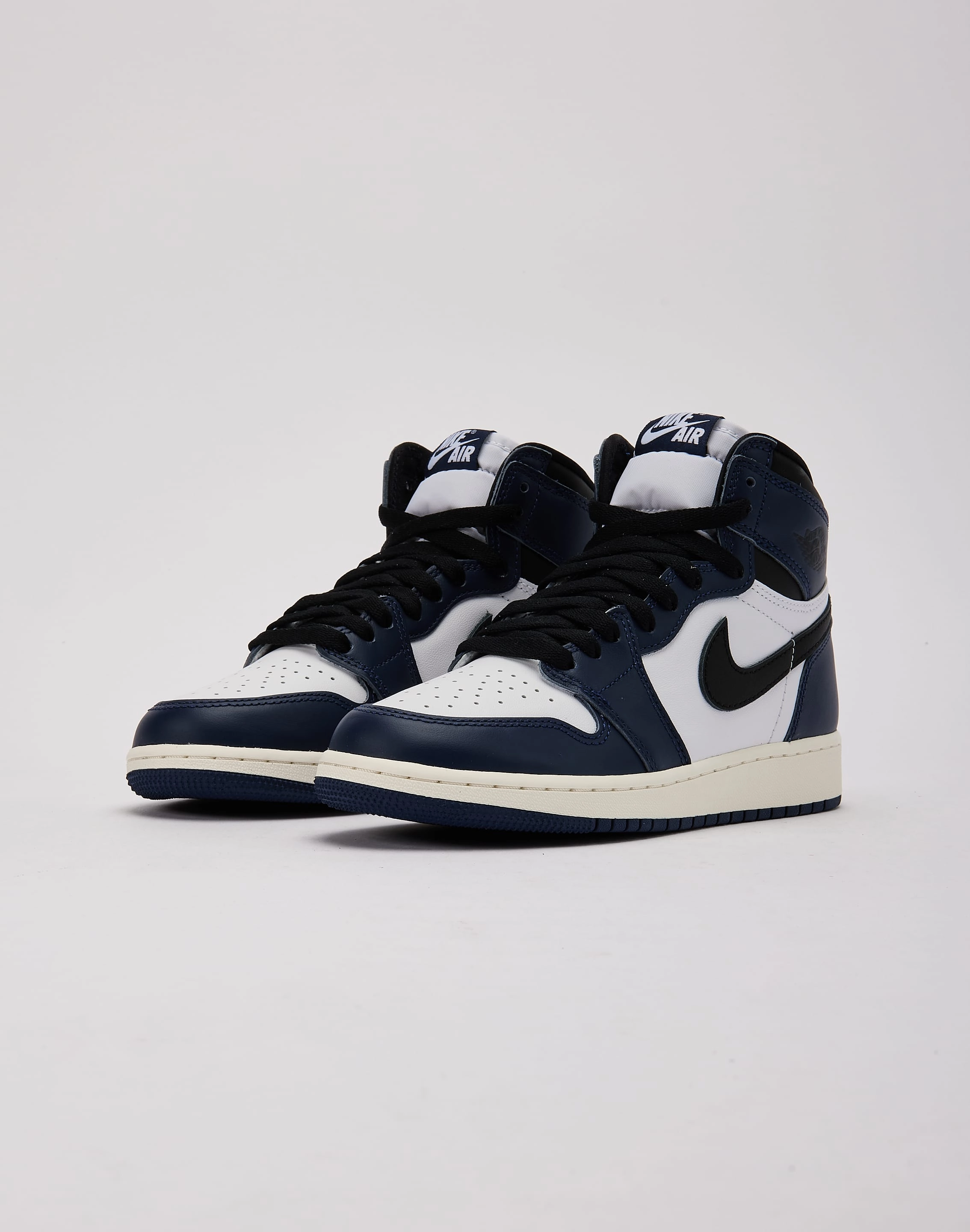 Light Motion Frame Jordan Air Jordan 1 Retro High OG 'Midnight Navy' Grade-School