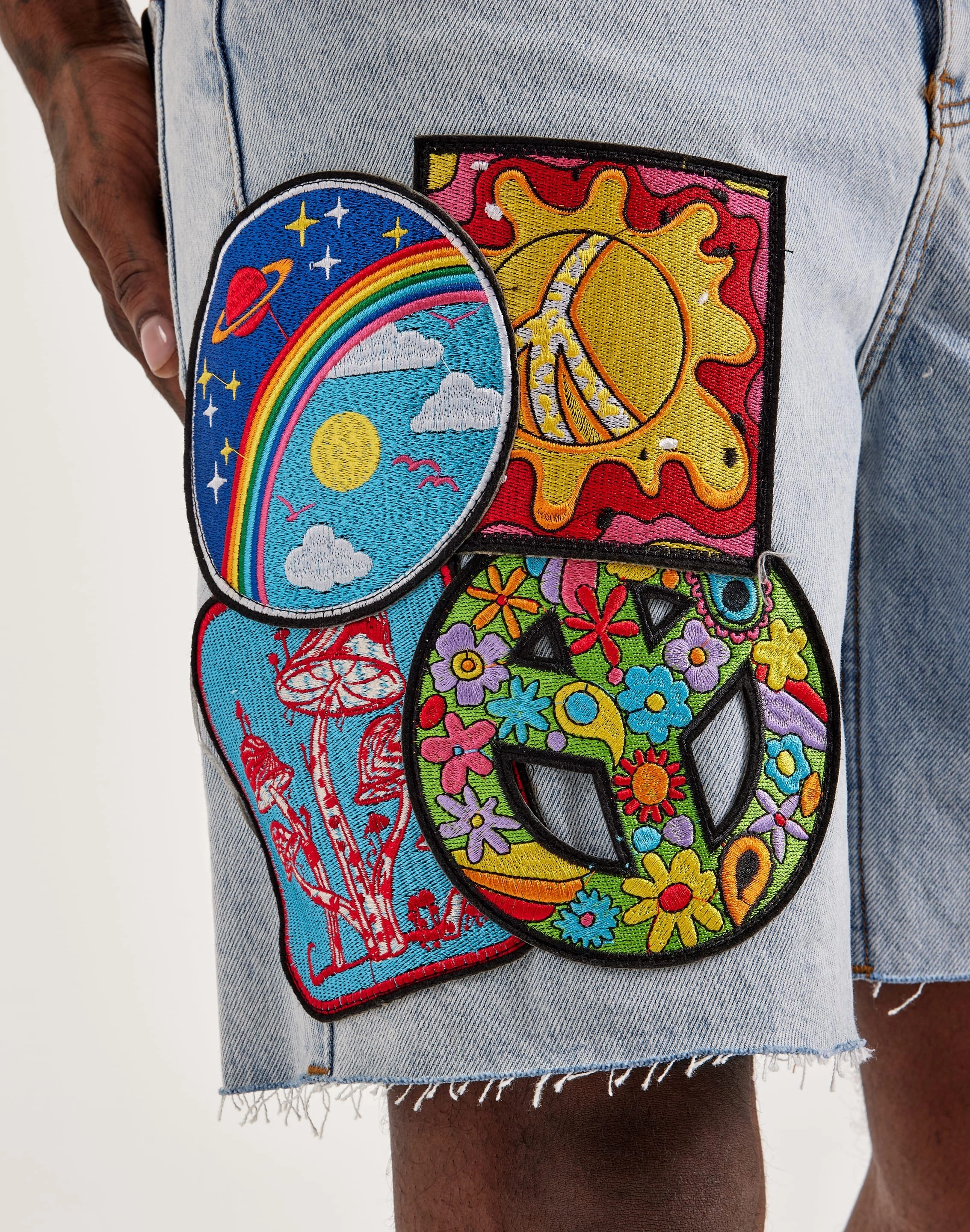 narrow - fit EPTM Trippy Denim Shorts