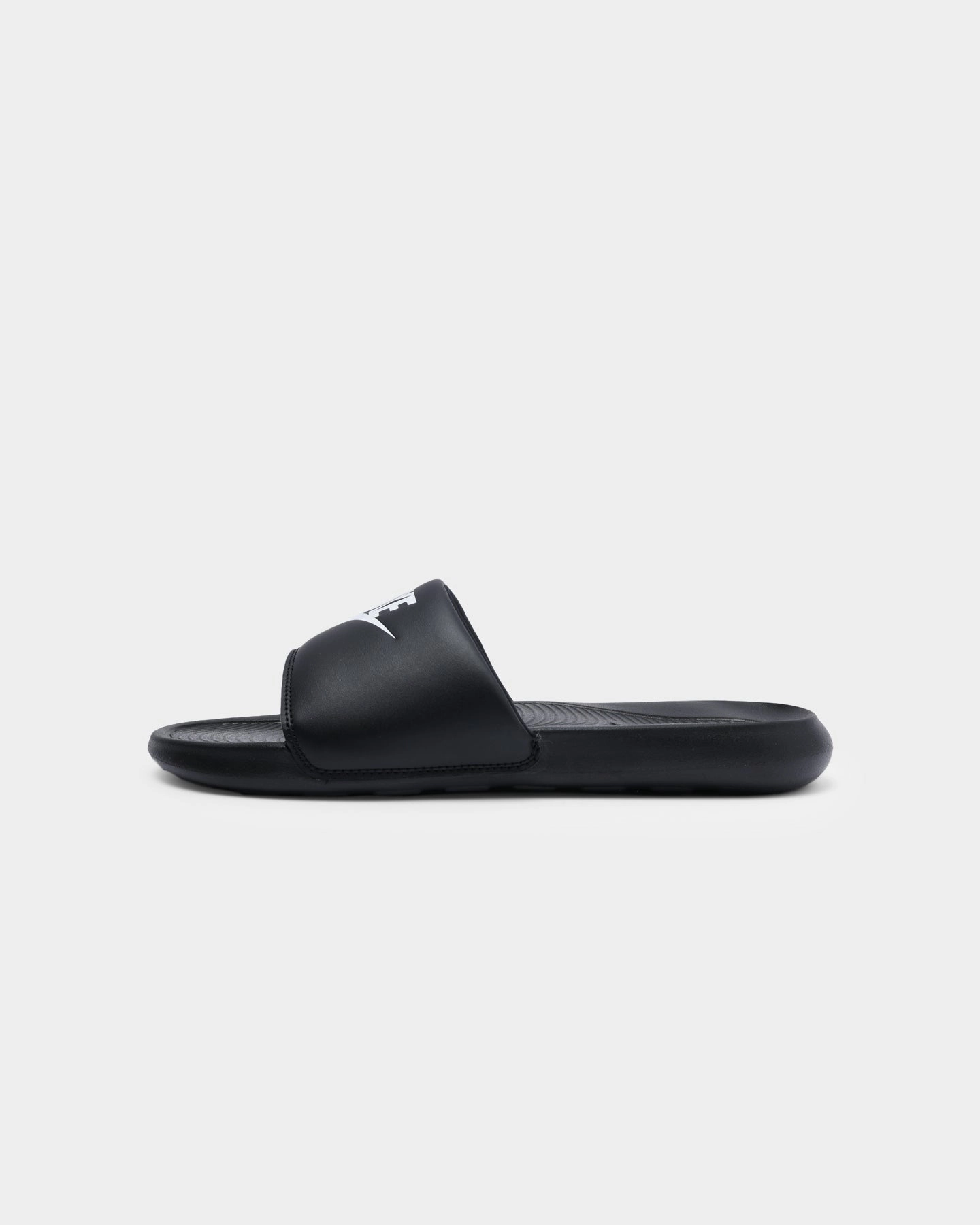 Nike Victori One Slide Black/White/Black Non Chafing Collar Non Restrictive Toe Box