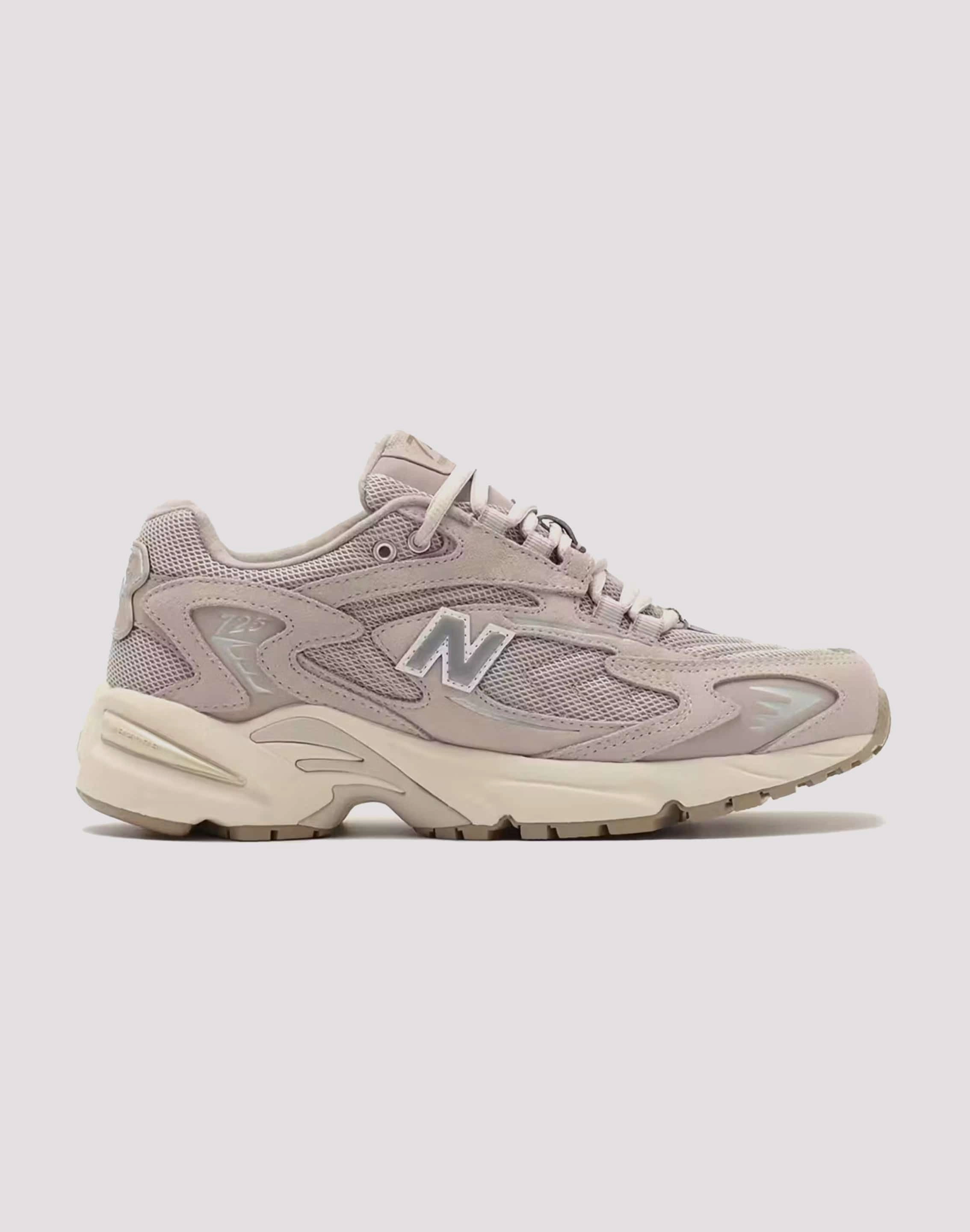 New Balance 725v1 Comfort Upper Design