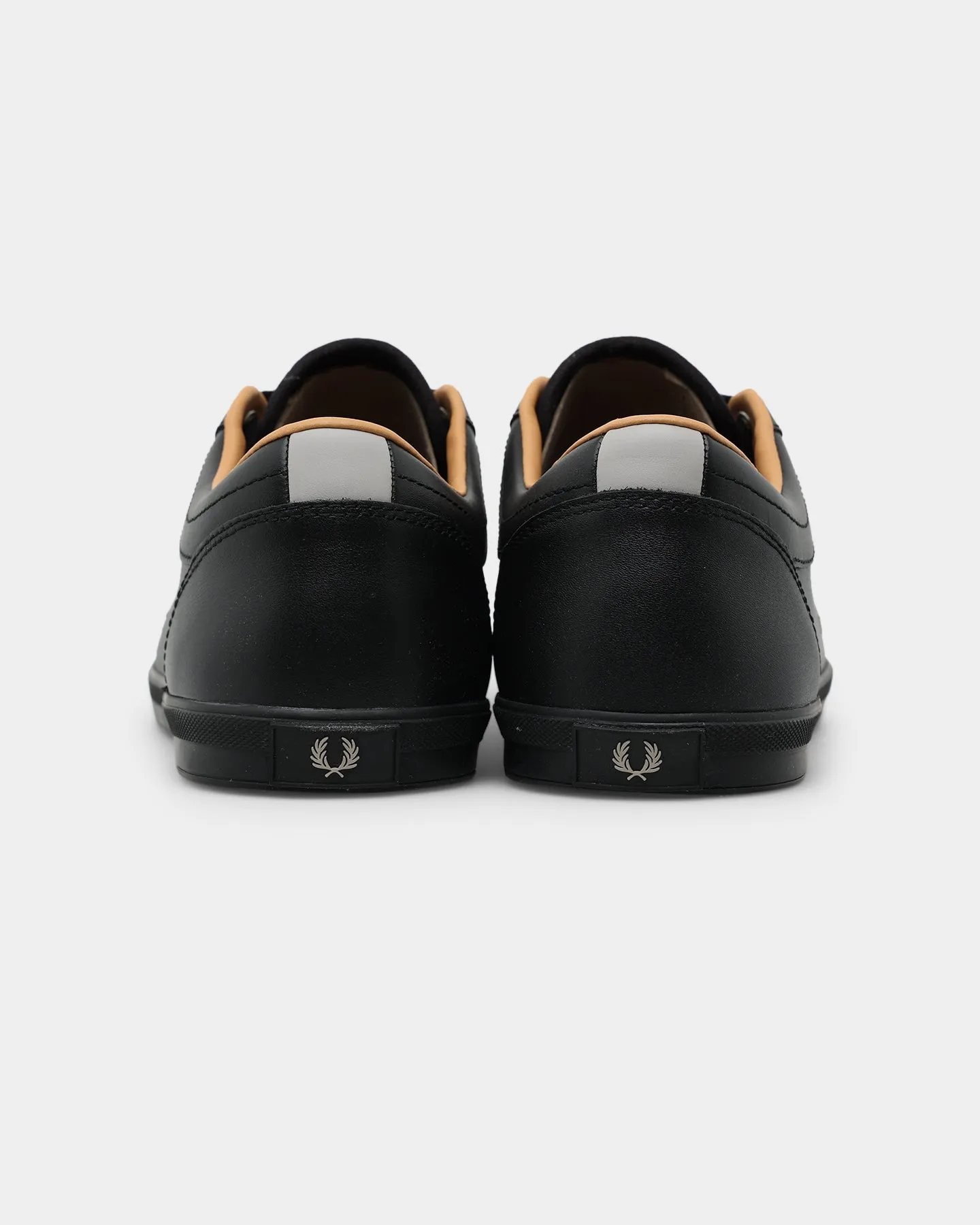 Fred Perry Baseline Black suitable for amateurs