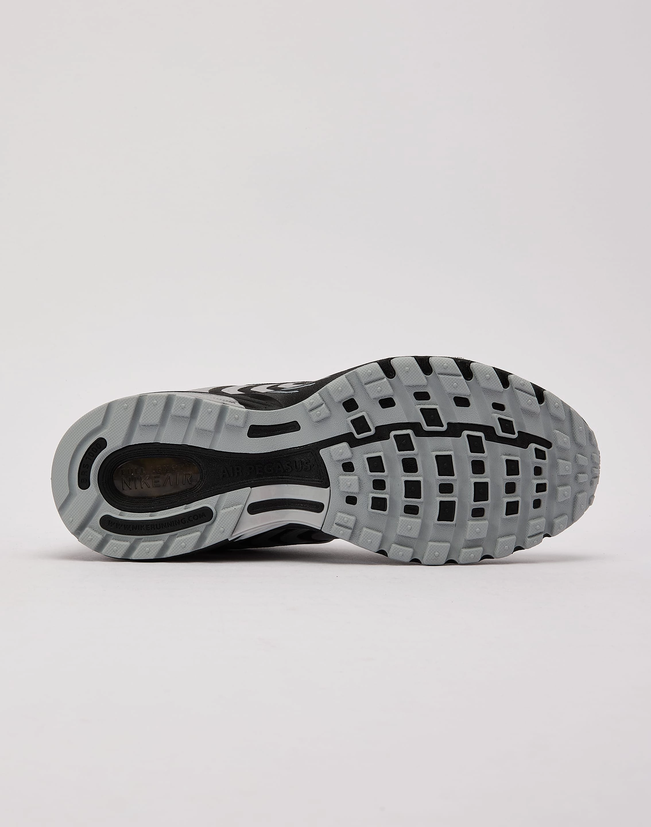 Urban Activity Thermal Regulation Layer Nike Air Pegasus 2005