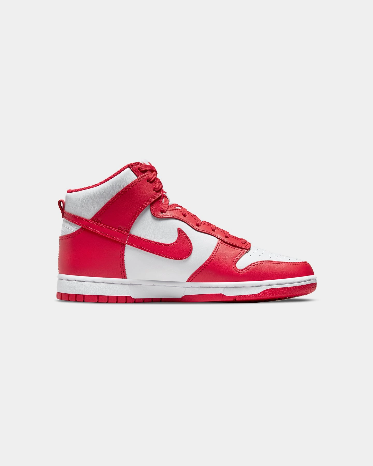Vibrant fit Nike Dunk High Retro University red