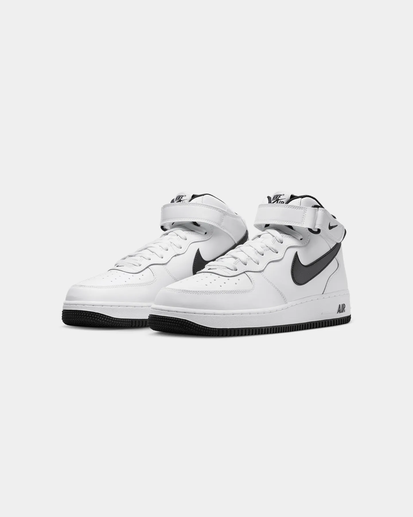 Nike Air Force 1 Mid '07 White/Black basketball players' support