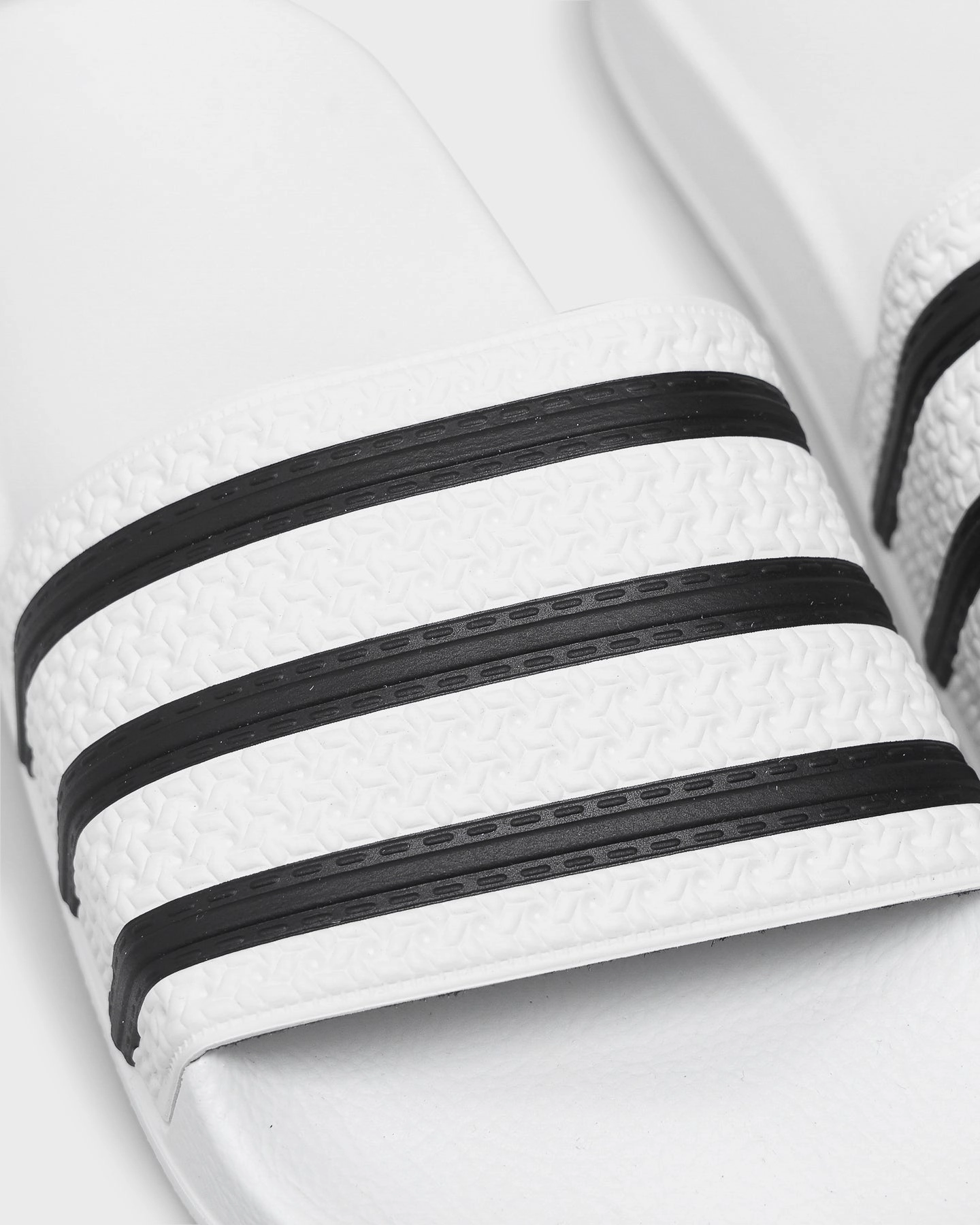 Comfort Fit Design Adidas Adilette White/Black