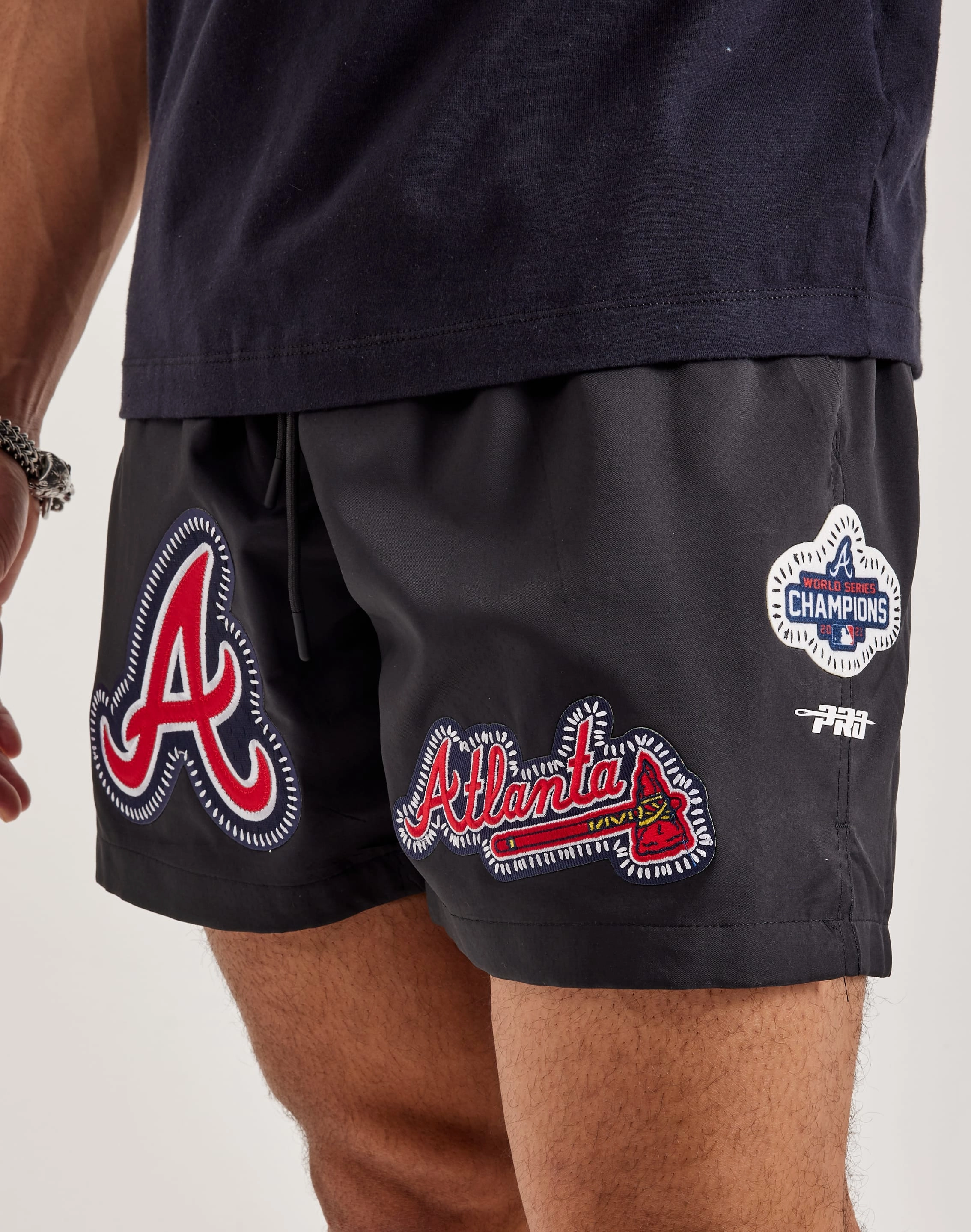 Arch Stability Technology Wedge Heel Pro Standard MLB Atlanta Braves Stitch Shorts
