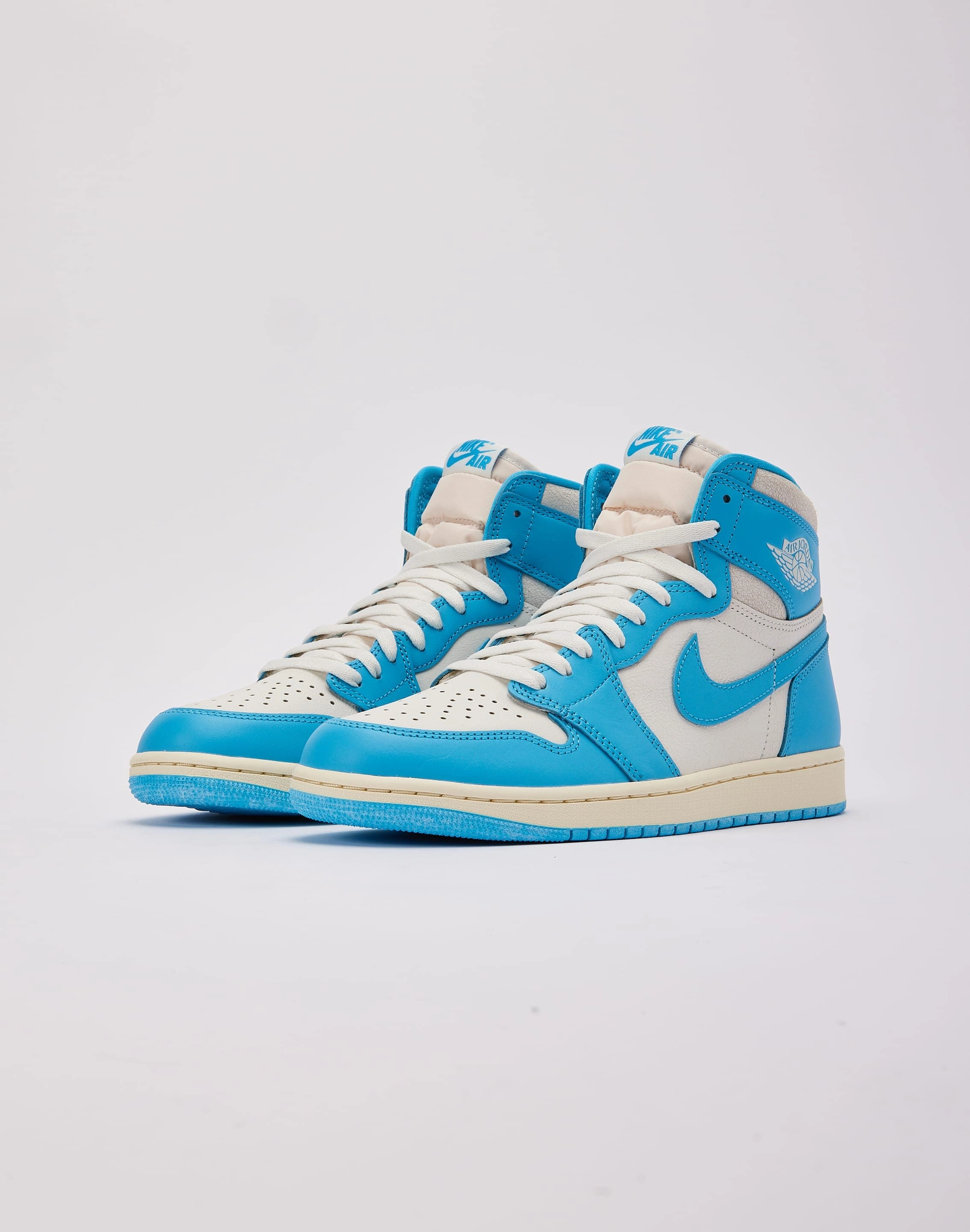 Jordan Air Jordan 1 Retro High OG 'UNC Reimagined' Plush Lining