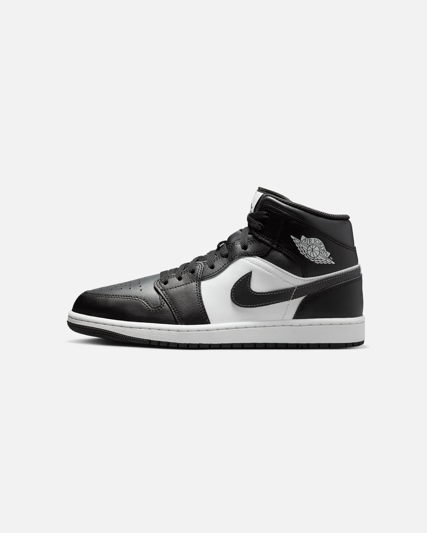 Jordan Air Jordan 1 Mid "Off Noir Toe"  Black/White Cloud Step Travel Snap