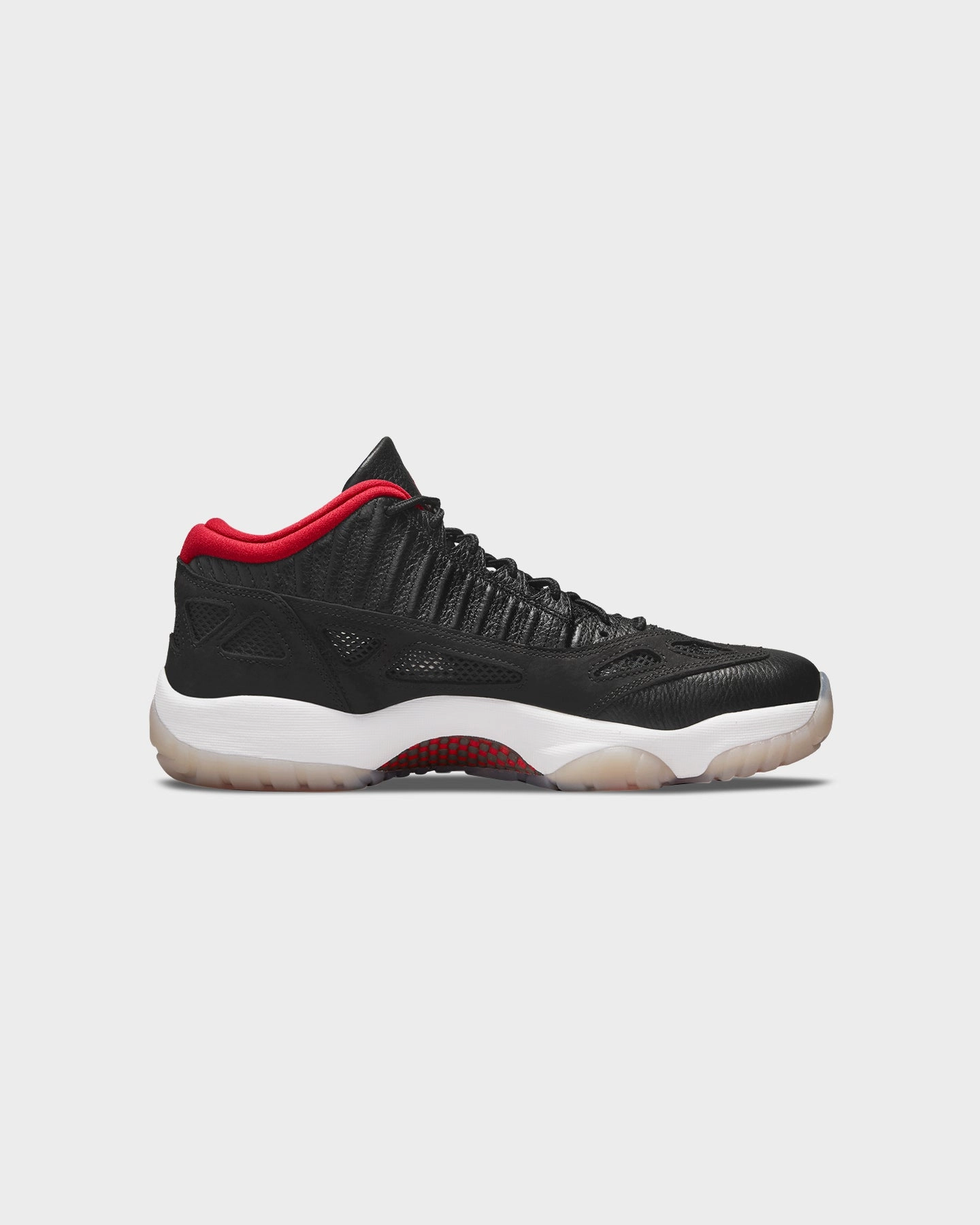 Jordan Air Jordan 11 Retro Low IE "Bred" Black/True Red Effortless support Vegan