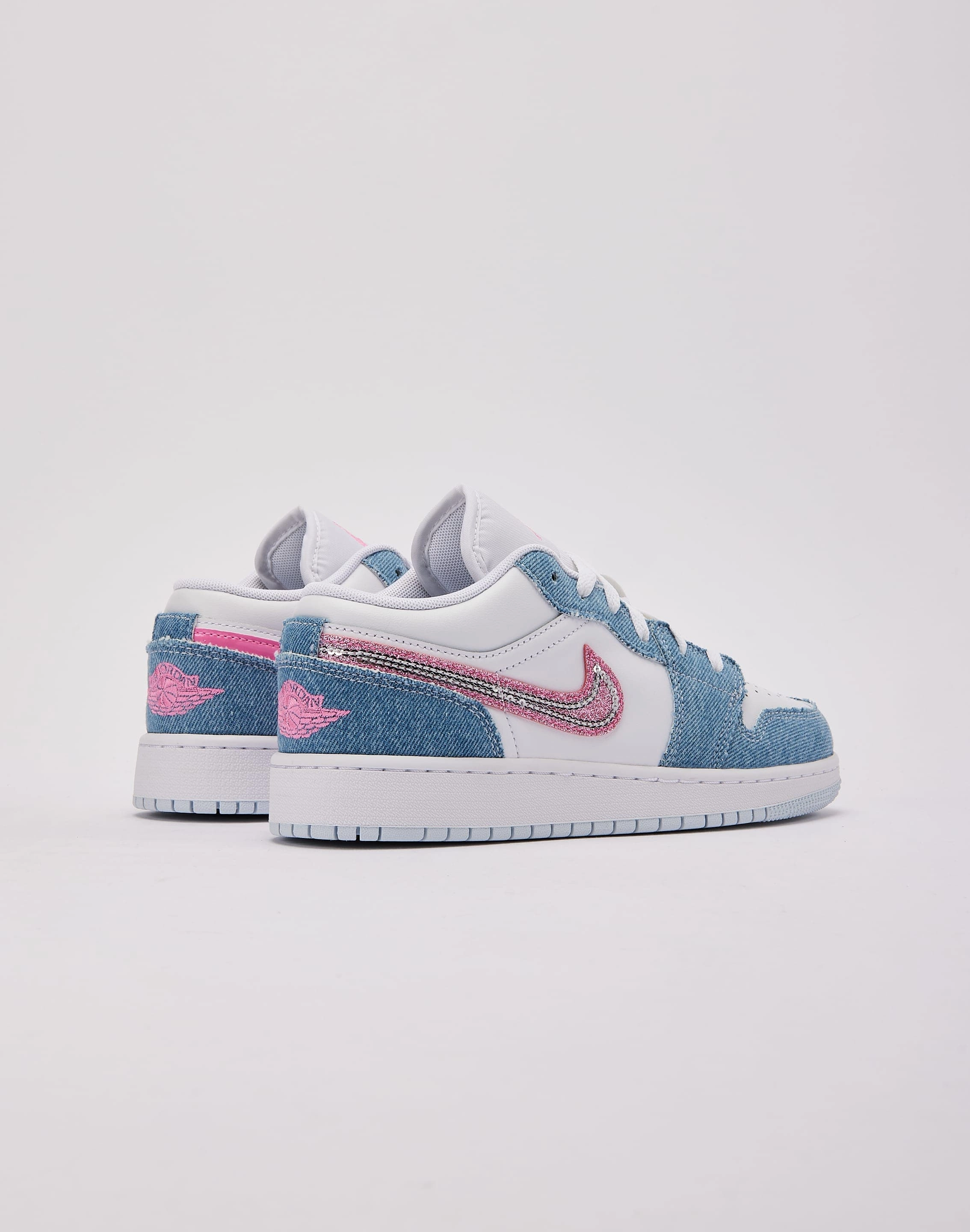 Comfortable Straps Zip Up Style Jordan Air Jordan 1 Low SE Grade-School