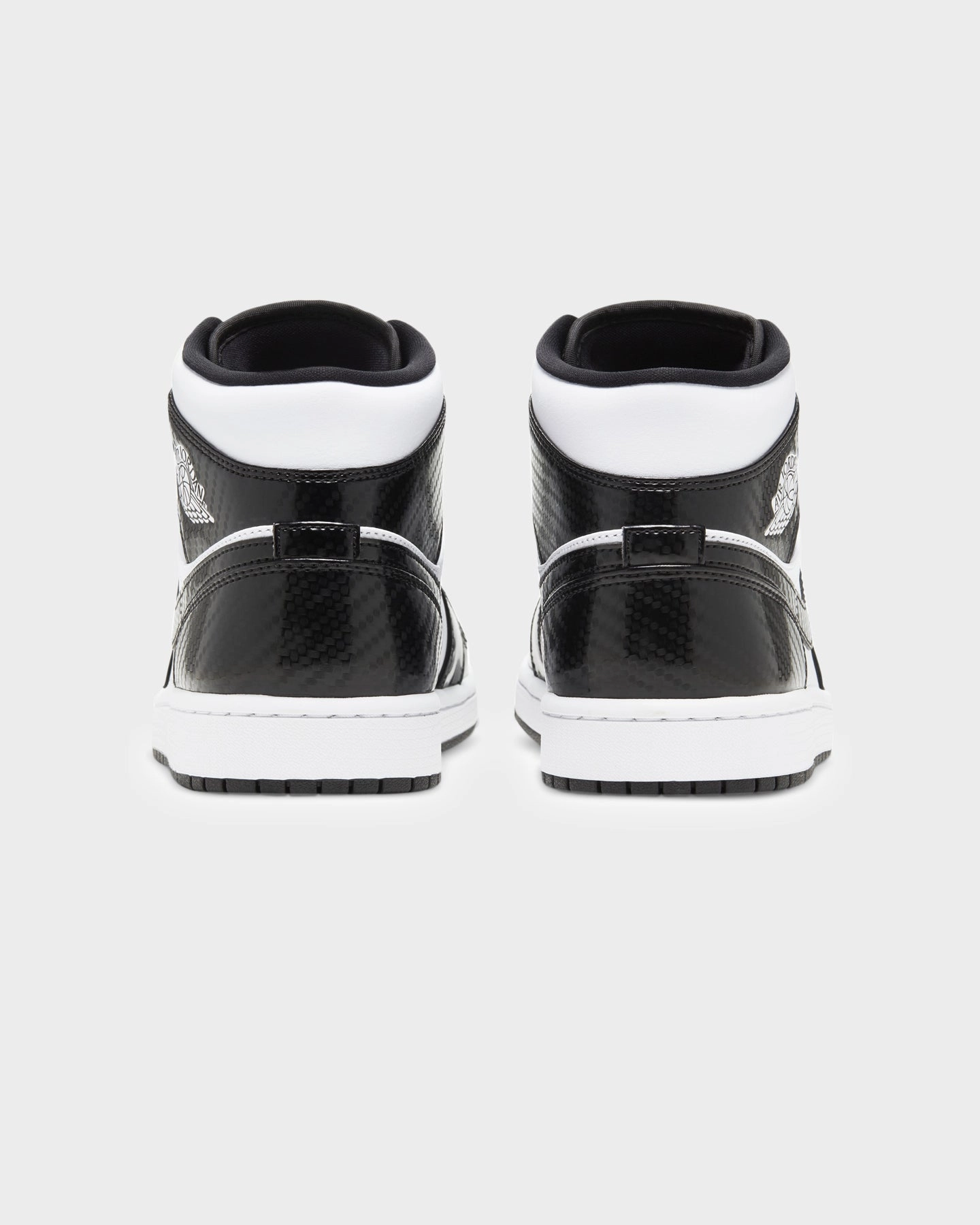 Jordan Air Jordan 1 Mid SE "ASW" Black/White Ergonomic foot shape