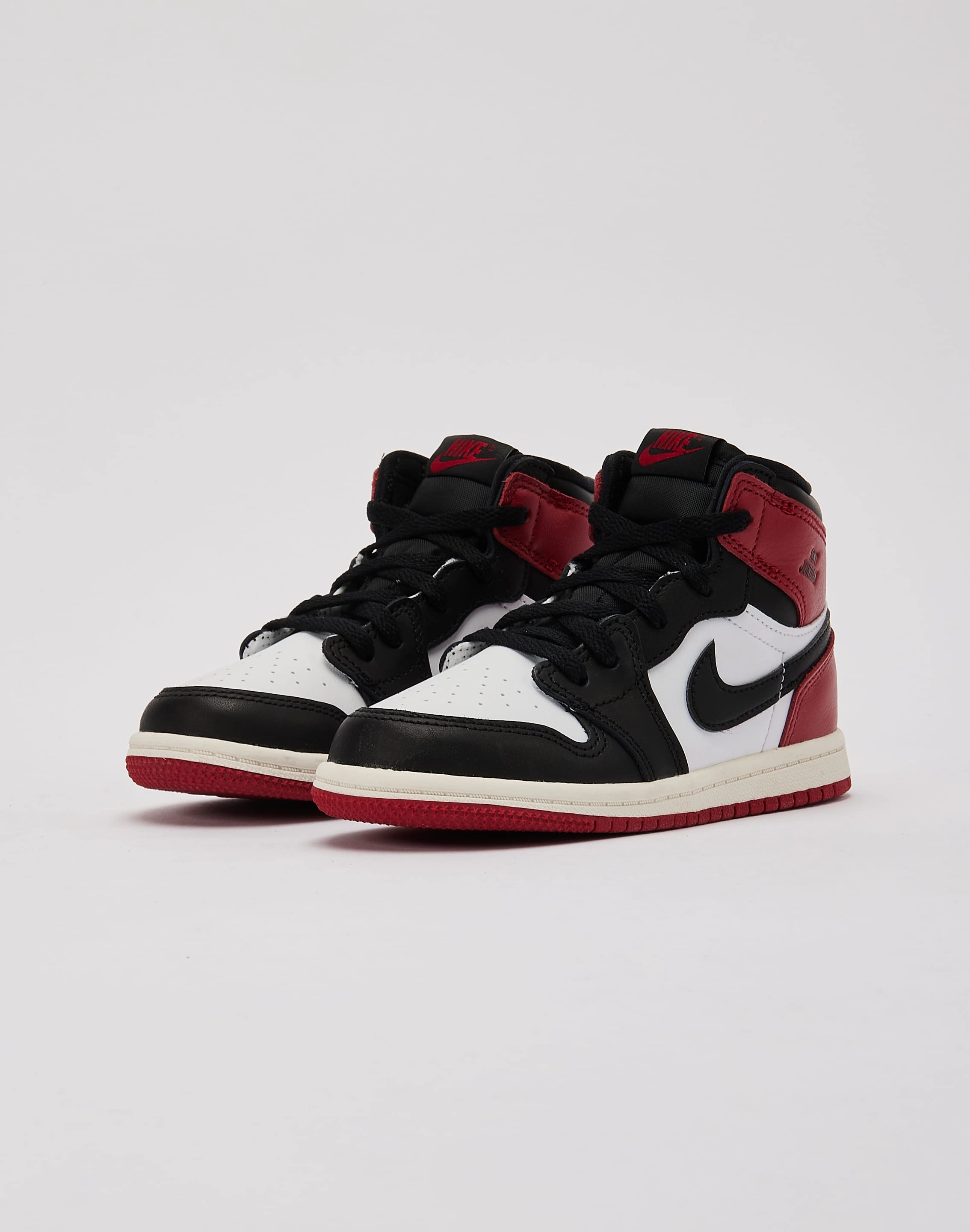 Jordan Air Jordan 1 Retro High OG 'Black Toe Reimagined' Toddler Comfortable Collar Soft Land