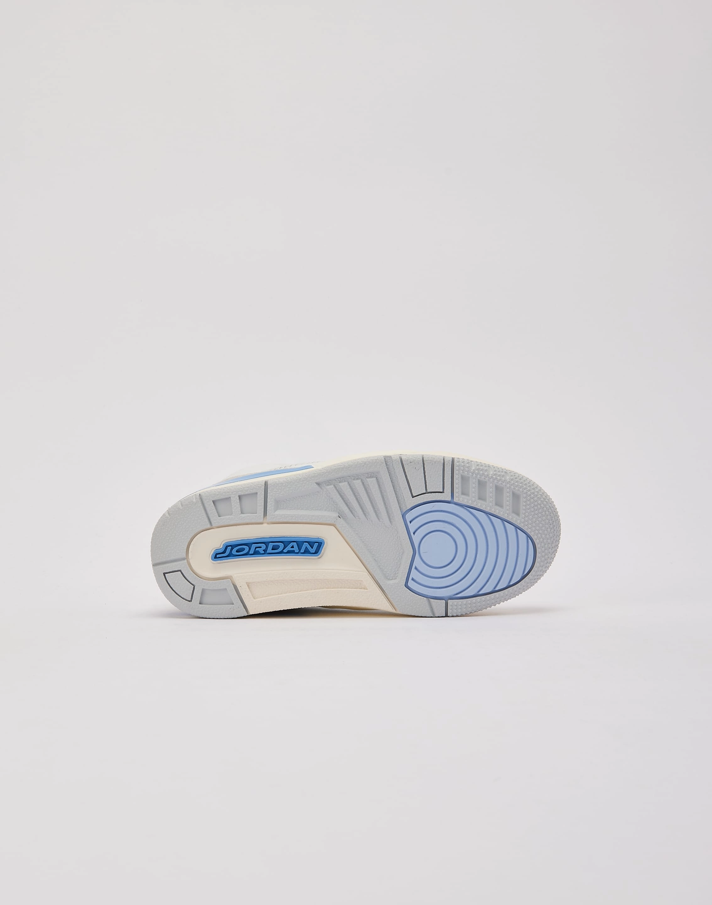 Convex Tread Configuration Jordan Air Jordan 3 Retro 'Lucky Shorts' Pre-School