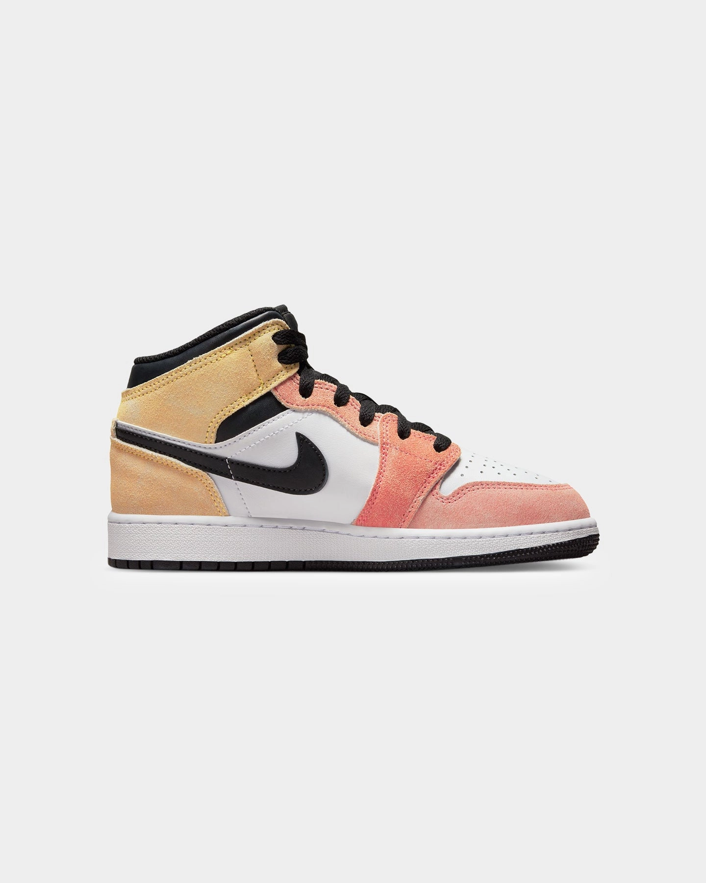 Layered cushioning Ergonomic Insole Jordan Kids' Air Jordan 1 Mid SE (GS) "Flight Club" Magic Ember