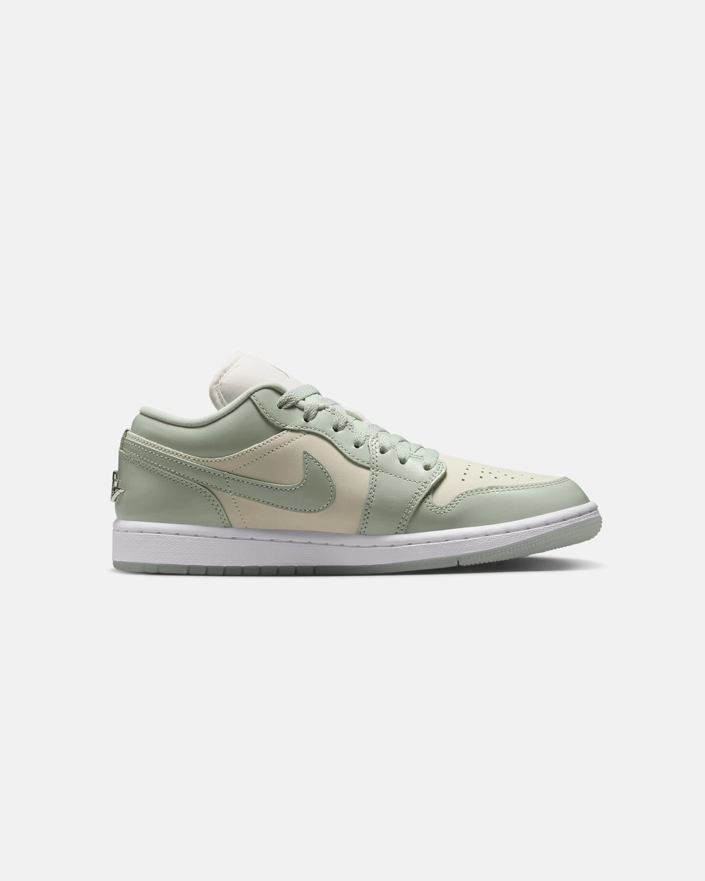Hyper Elastic Foam Jordan Women's Air Jordan 1 Low SE Sail/Seafoam Metallic Silver