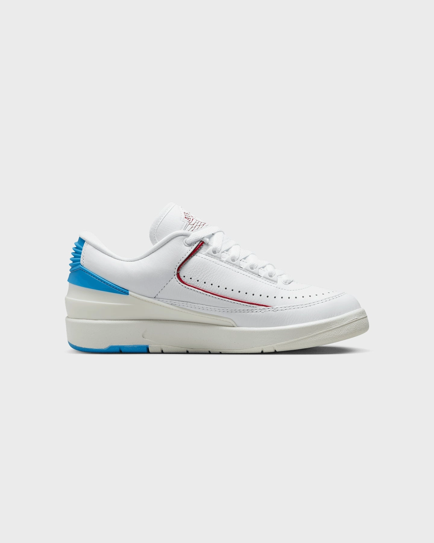 Energy Return Foam wonderful Jordan Women's Air Jordan 2 Retro Low "UNC To Chicago" White/Gym Red