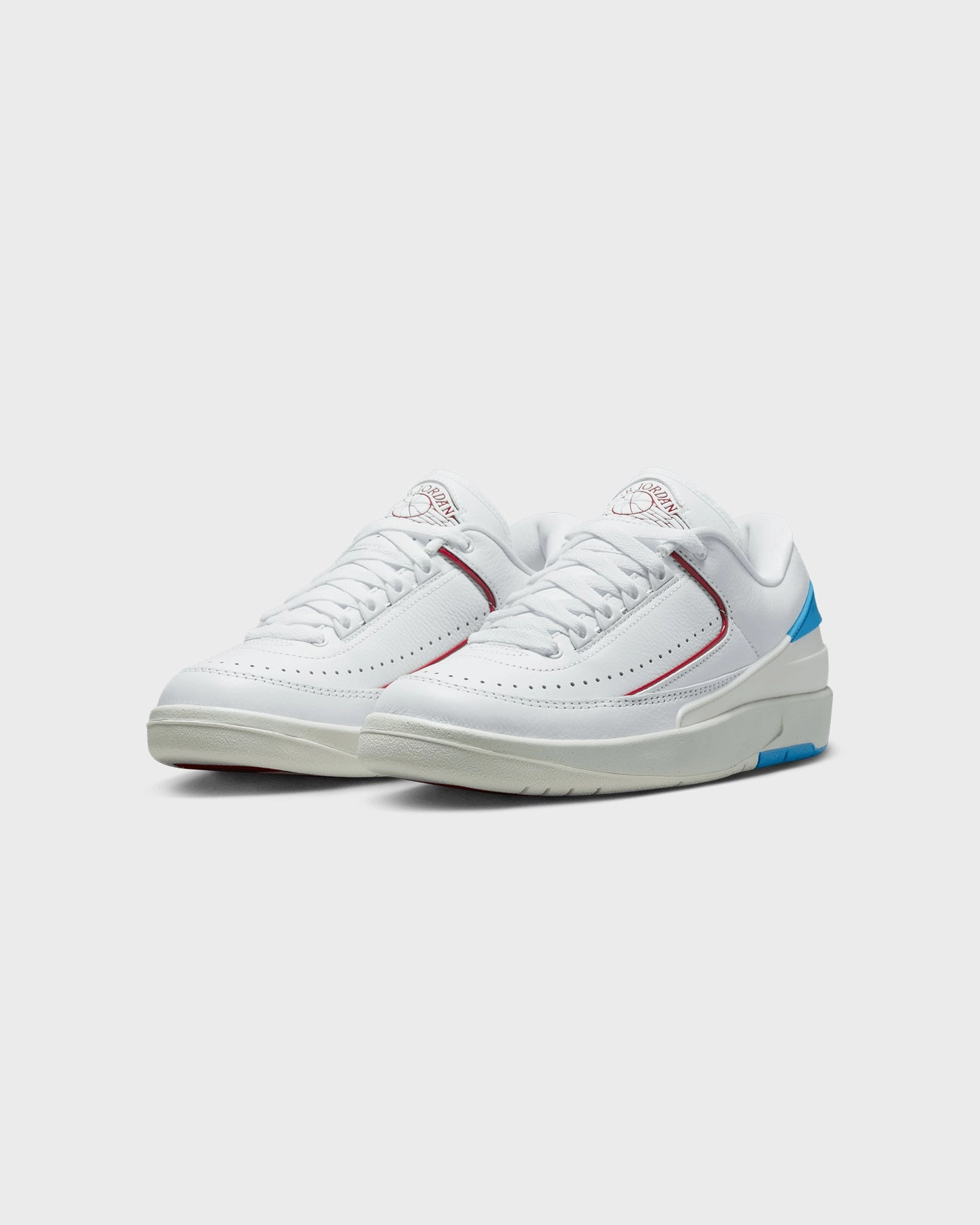 running - style Jordan Women's Air Jordan 2 Retro Low "UNC To Chicago" White/Gym Red