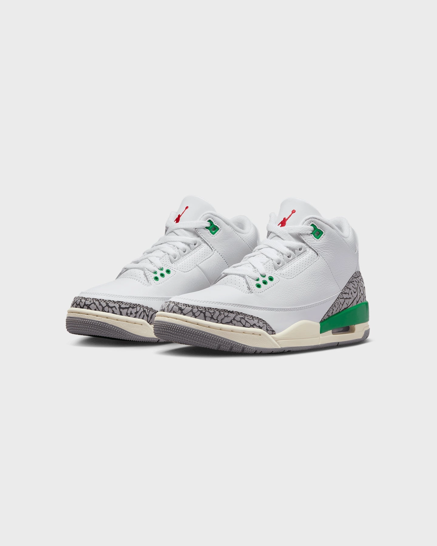 volleyball players' bounce Jordan Women's Air Jordan 3 Retro "Lucky Green" White/Varsity Red/Lucky Green