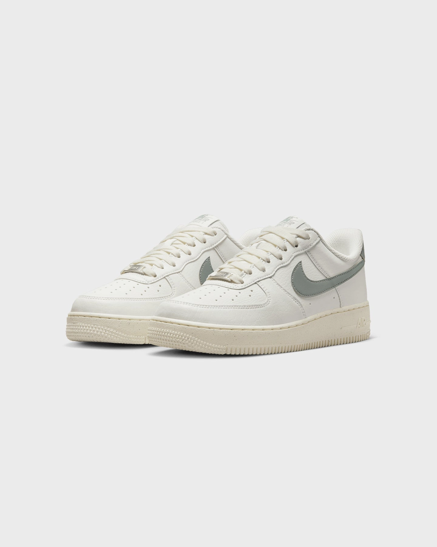 Nike Women's Air Force 1 '07 Next Nature Summit White/Mint yoga enthusiasts Seamless Upper Design
