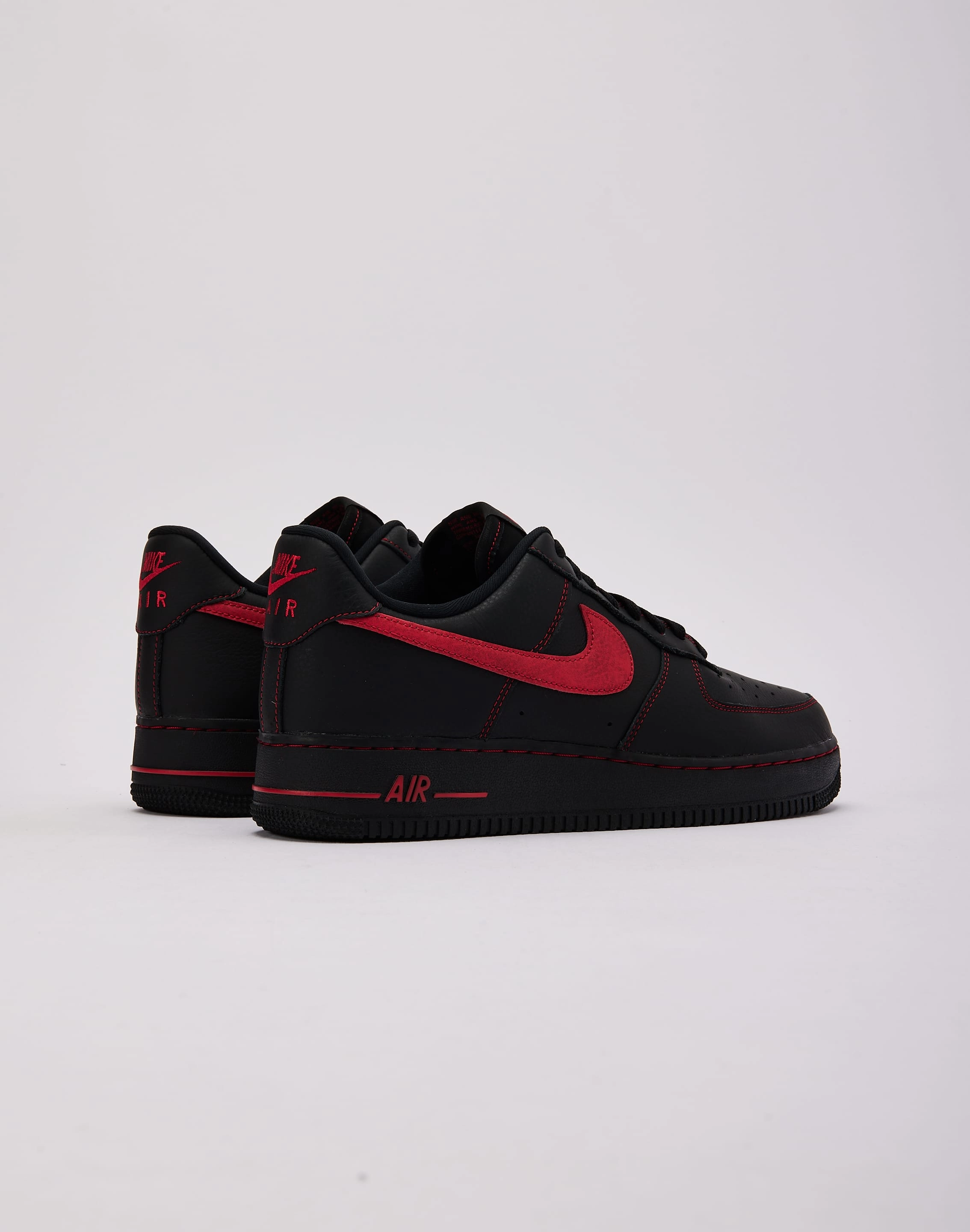 Microperforated Vamp Nike Air Force 1 Low '07 LV8