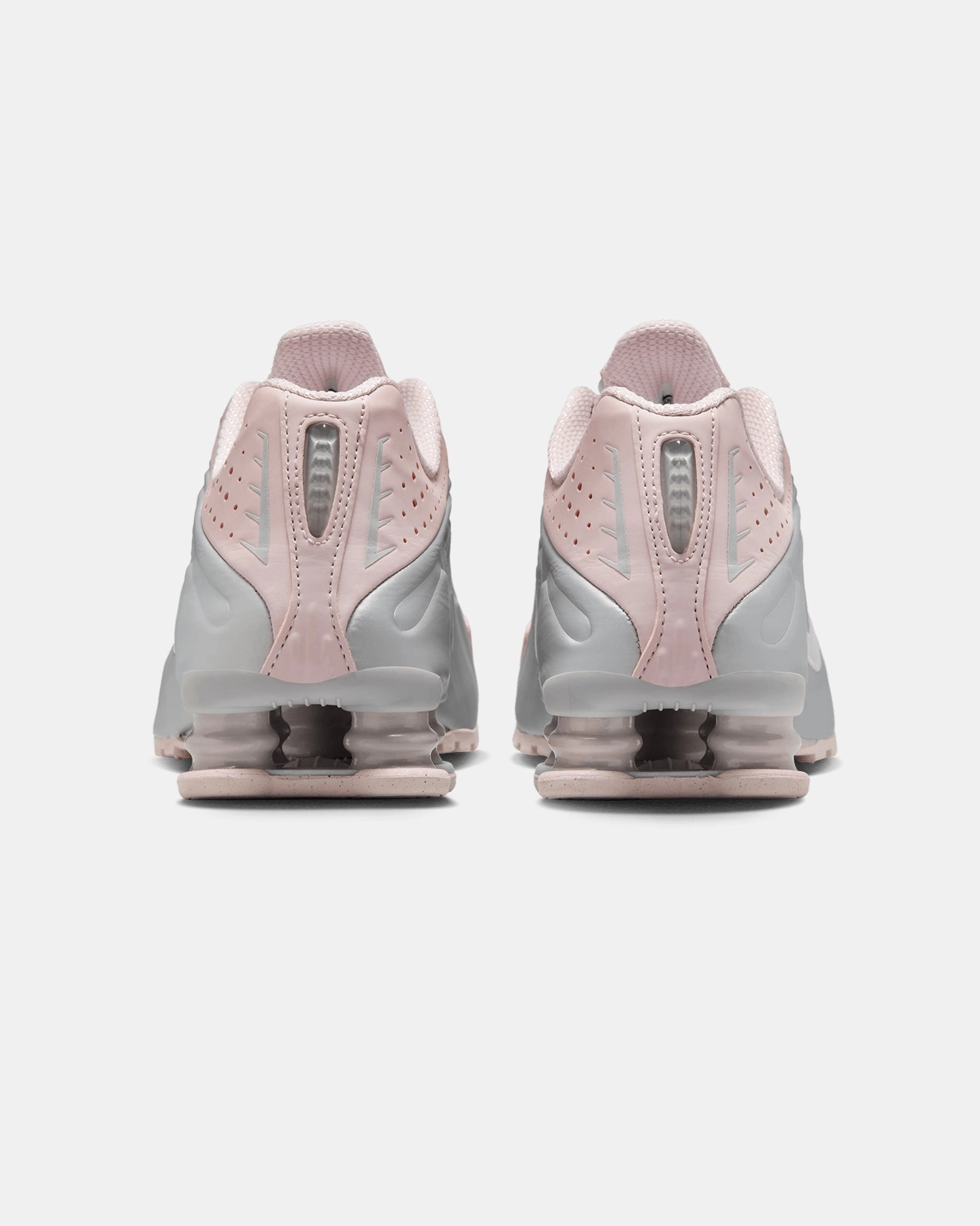 Nike Women's Shox R4 Barely Rose/Metallic Platinum Soft Traction basketball players' support