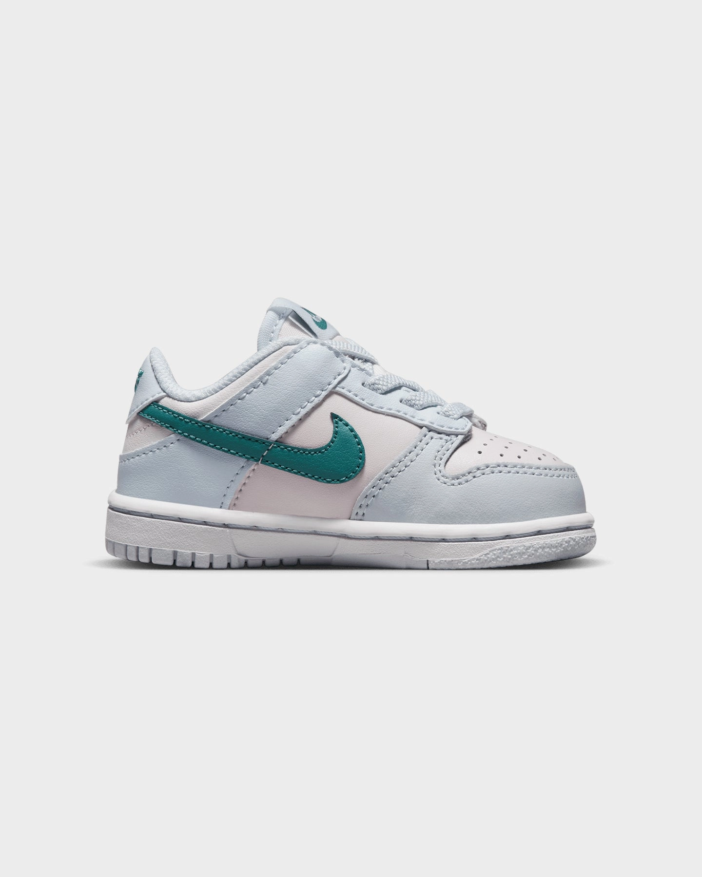 Supportive sole Quick Lace System Nike Infants' Dunk Low (TD) Football Grey