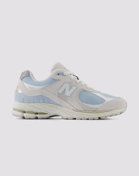 Ankle Hugging Design New Balance 2002R