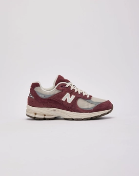 New Balance 2002R Minimalist Look Crowd Ready