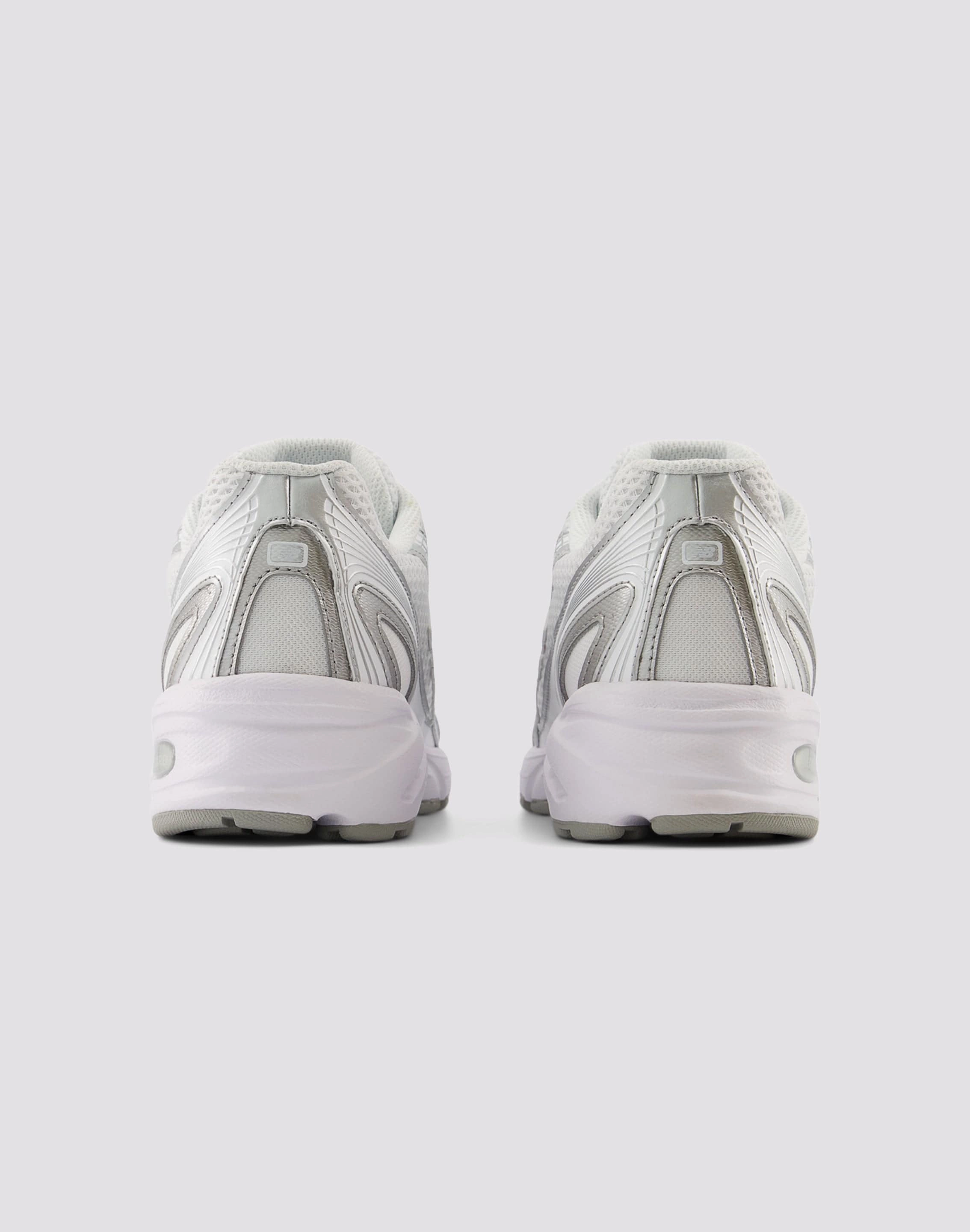 Shock Absorbing Balanced feel New Balance 740 "White/Silver"