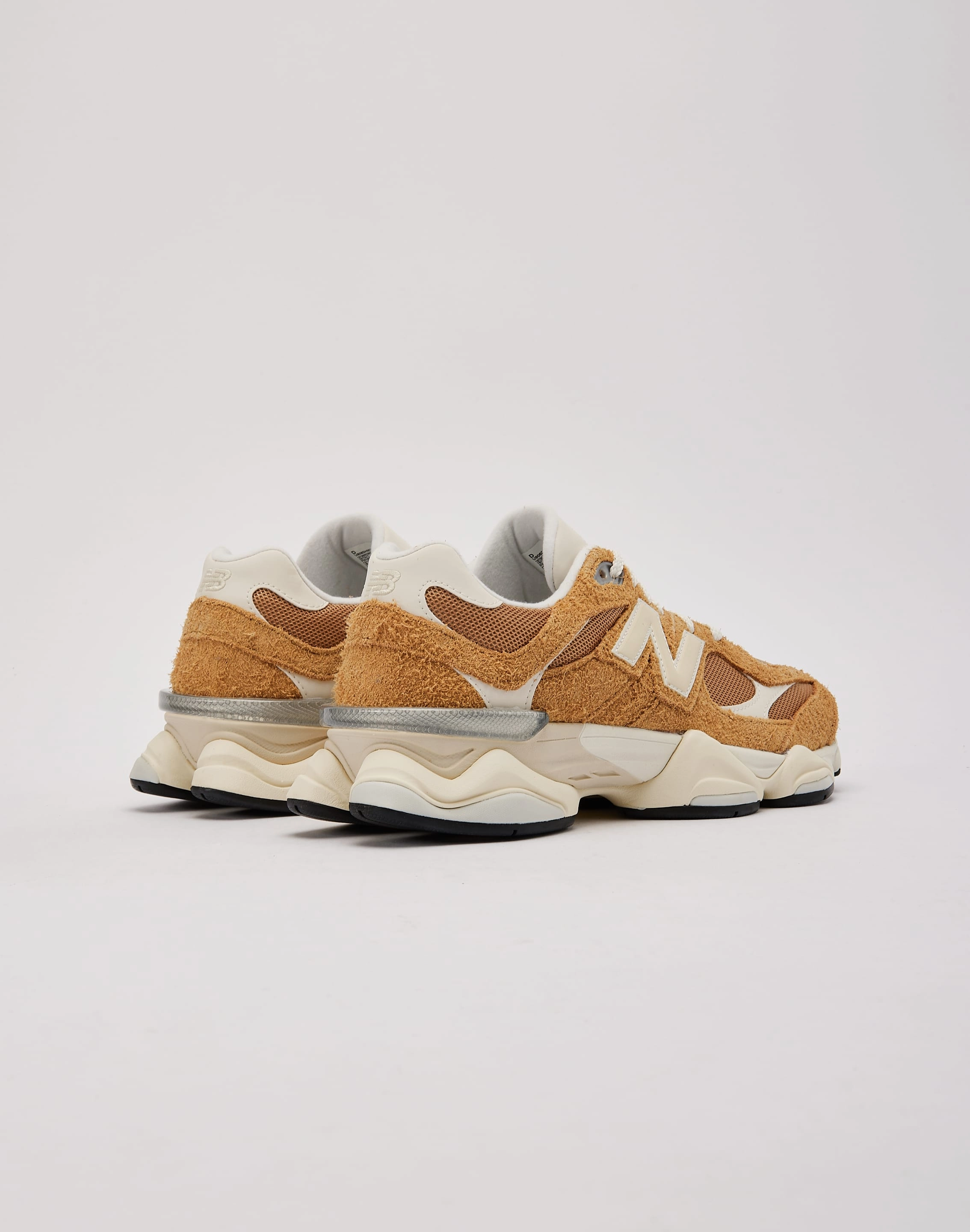 Padded Tongue Construction New Balance 9060