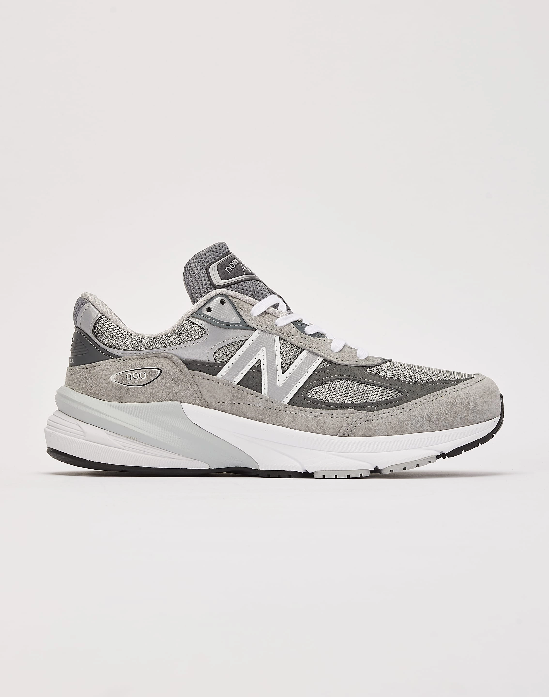 Seamless Interior Padding Easy Clean New Balance 990v6