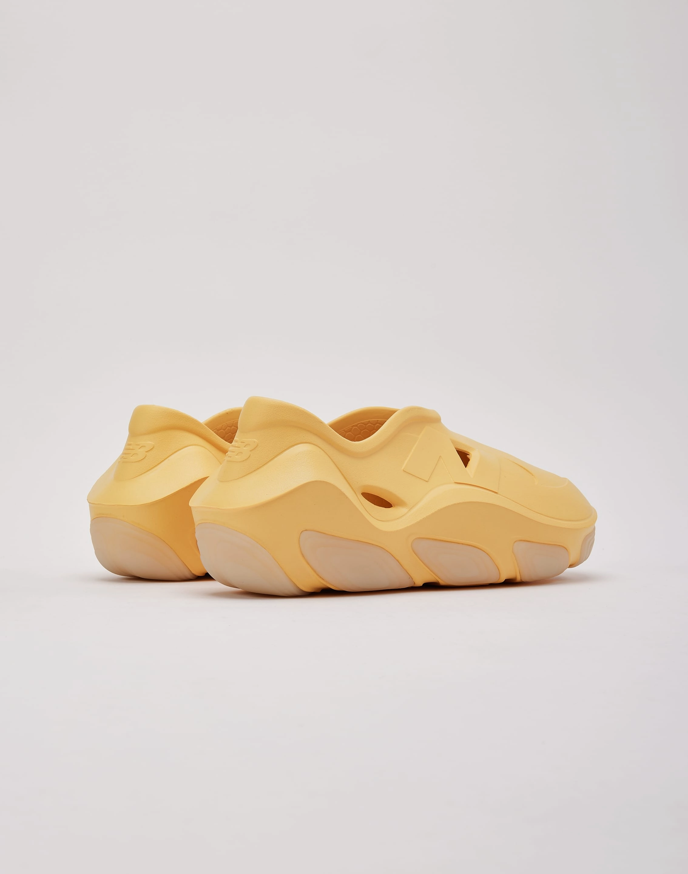 Tread Pattern Microperforation Detail New Balance Fresh Foam X RCVRY