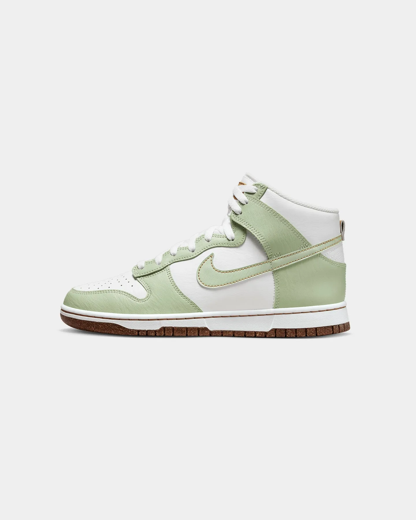 Nike Dunk High Retro SE "Inspected By Swoosh" Honeydew professional athletes' gear arch - support - level