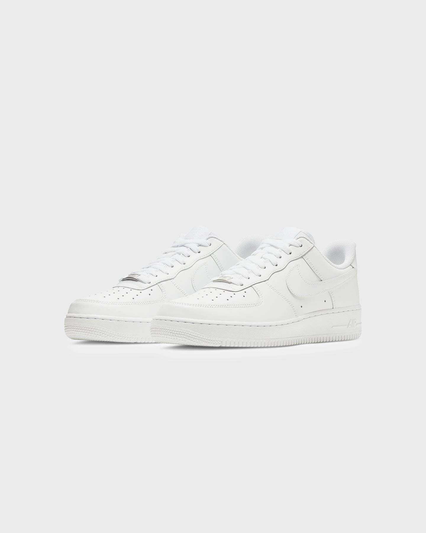 simple design Nike Air Force 1 '07 White/White